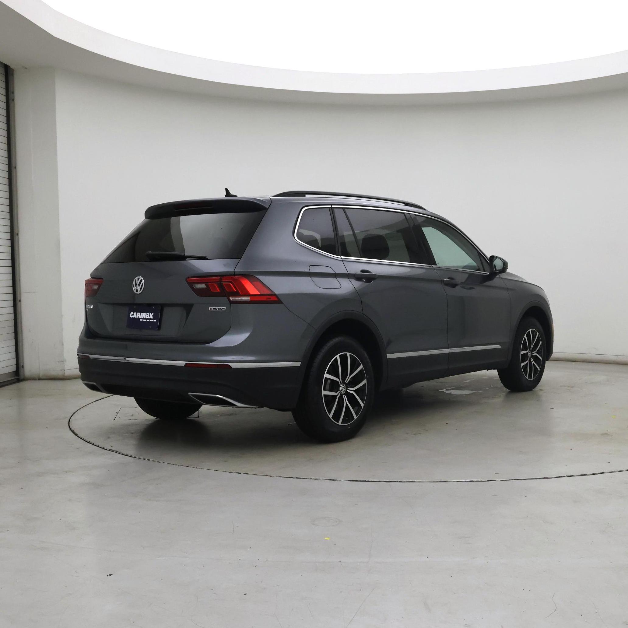 Thumbnail: 2021 Volkswagen Tiguan - 8