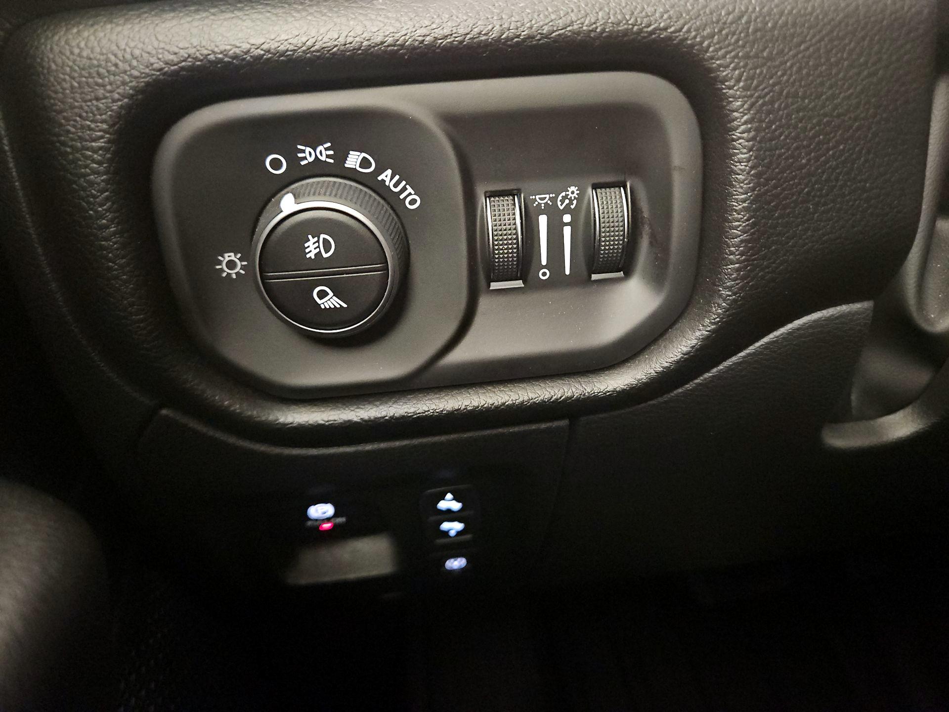 Thumbnail: 2025 RAM 1500 - 13