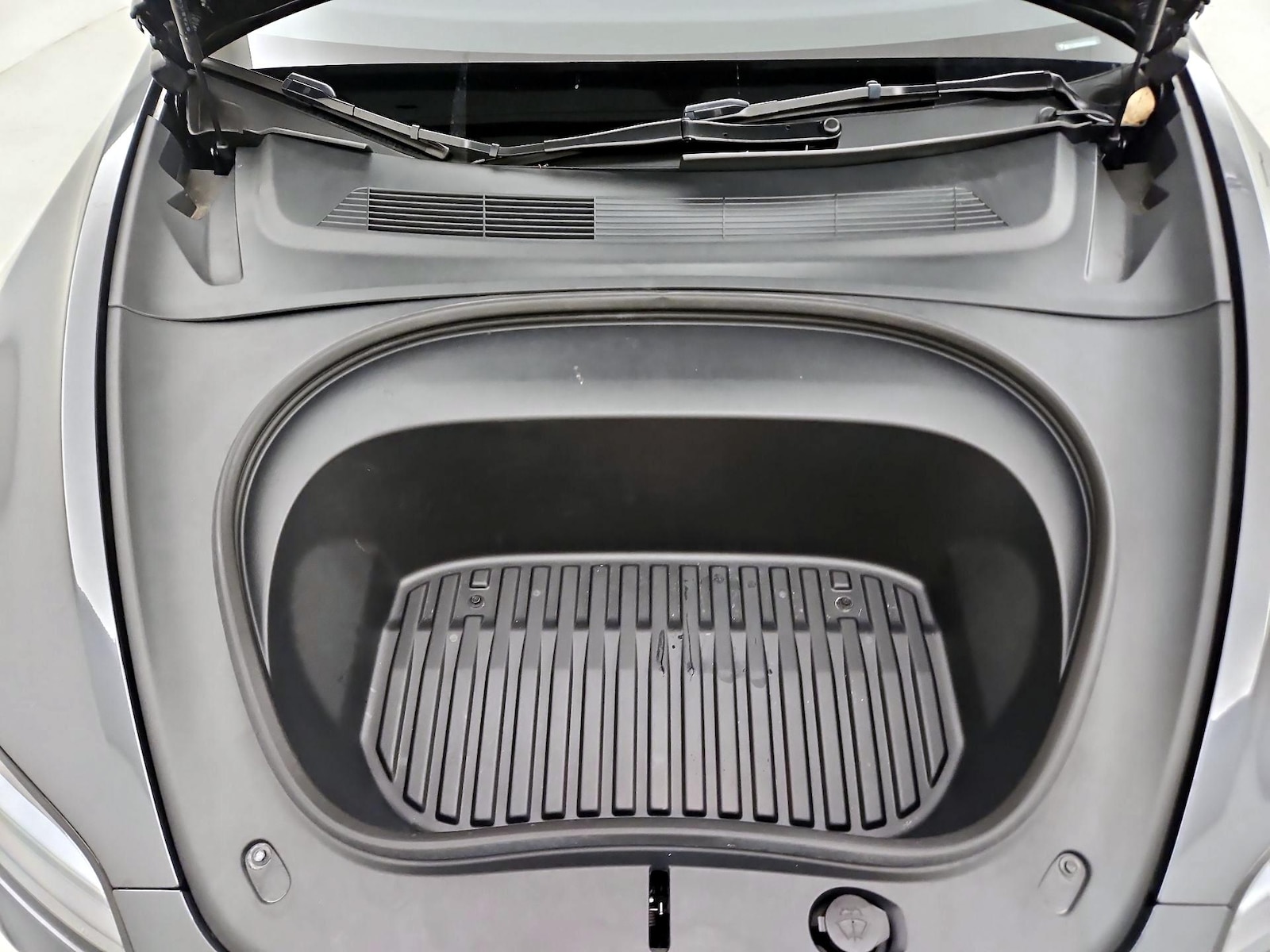 2025 Tesla Model 3 Long Range - Photo 23