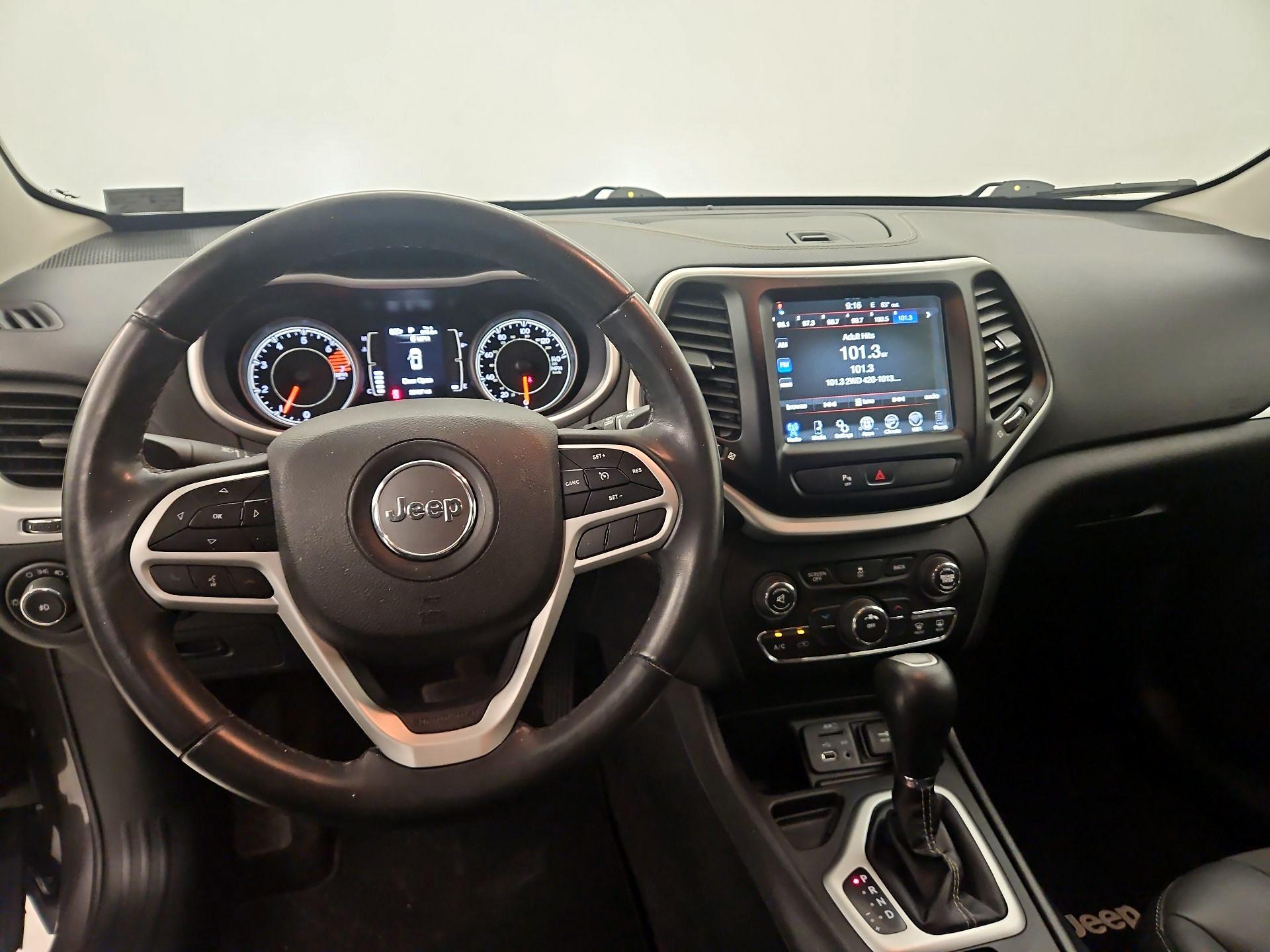 Thumbnail: 2018 Jeep Cherokee - 10