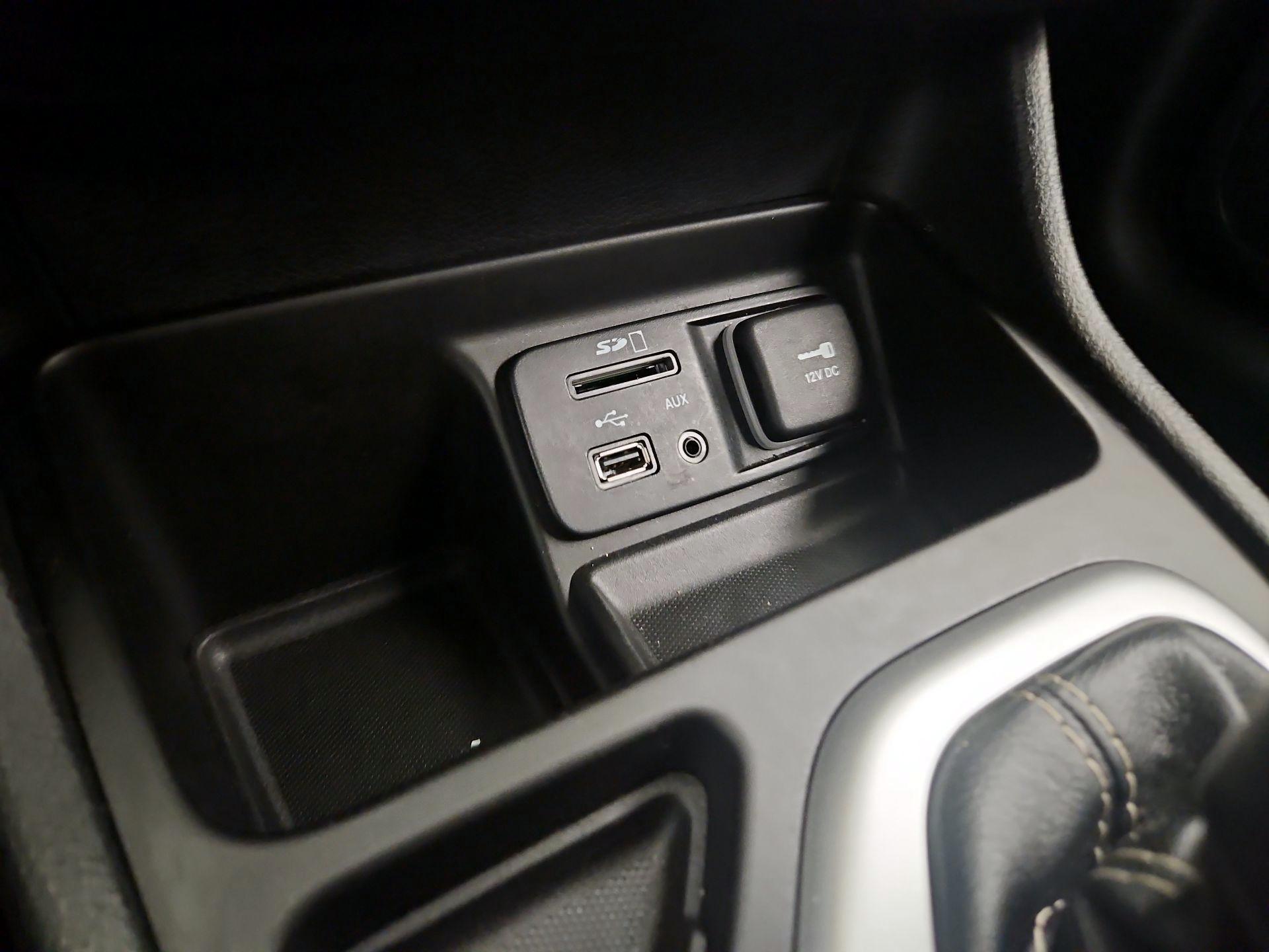 Thumbnail: 2018 Jeep Cherokee - 18