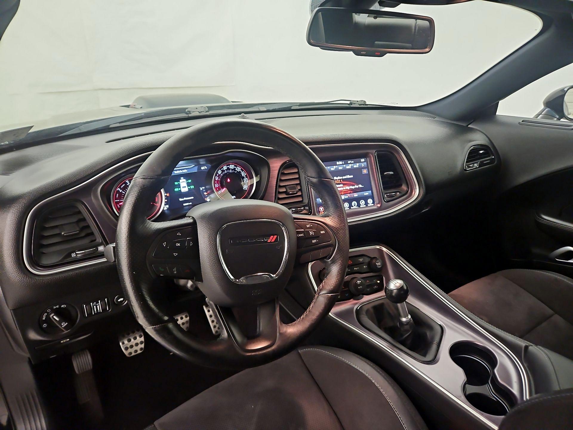 Thumbnail: 2017 Dodge Challenger - 9
