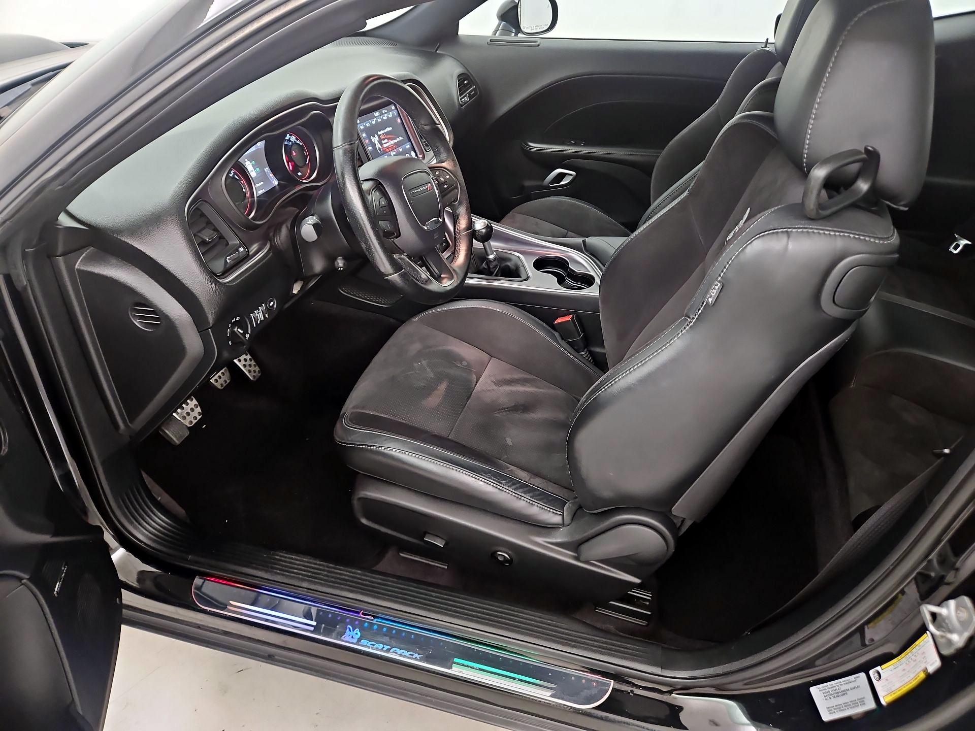 Thumbnail: 2017 Dodge Challenger - 11