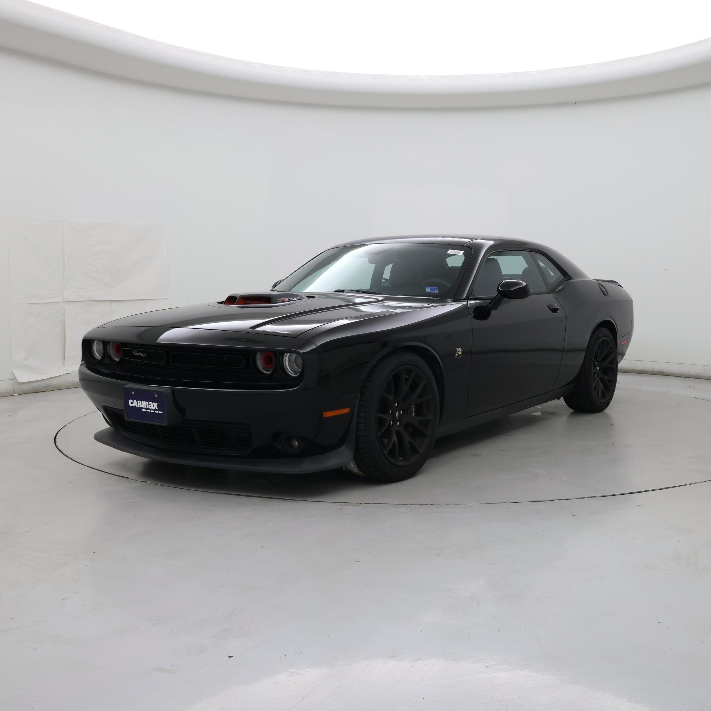 Thumbnail: 2017 Dodge Challenger - 4