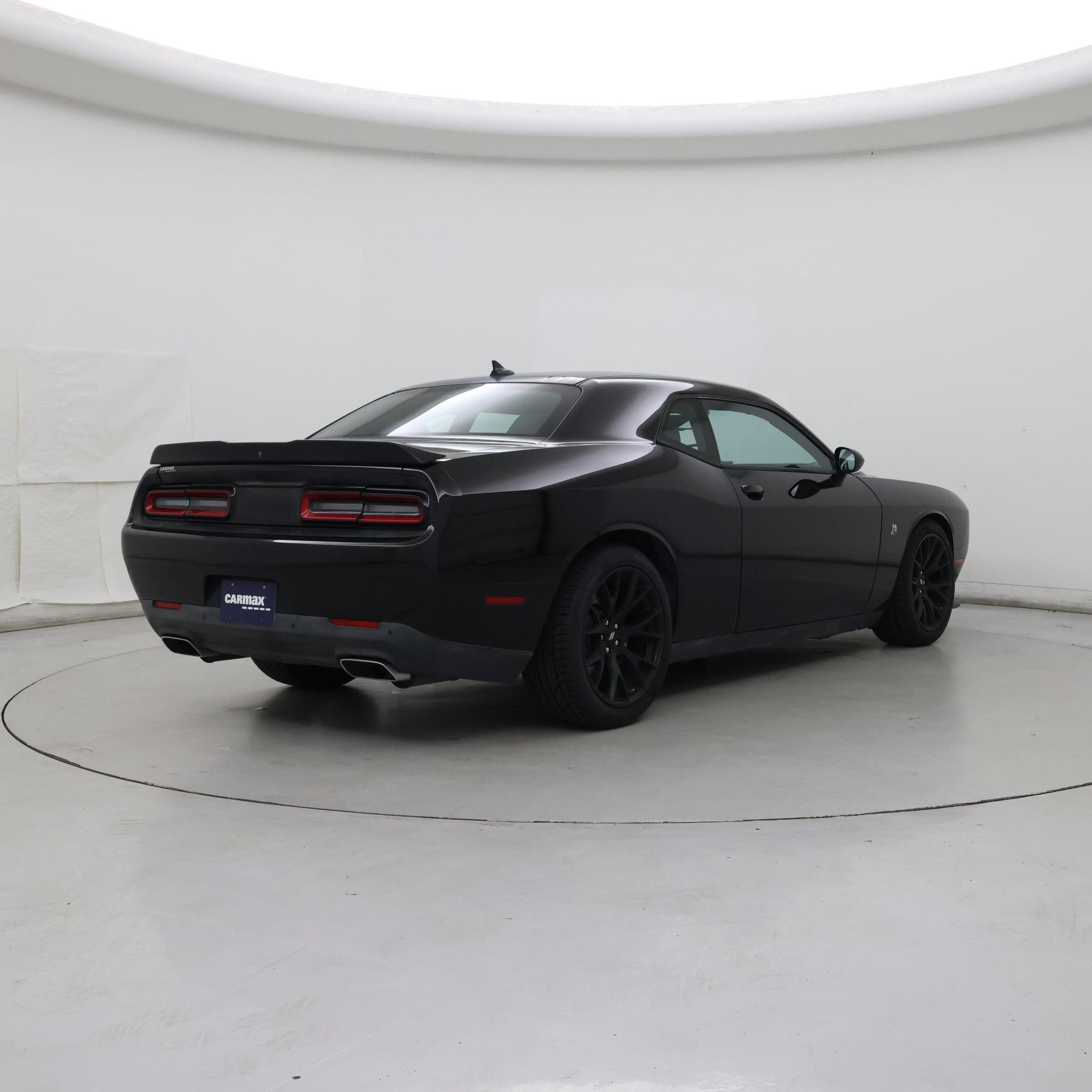 Thumbnail: 2017 Dodge Challenger - 8