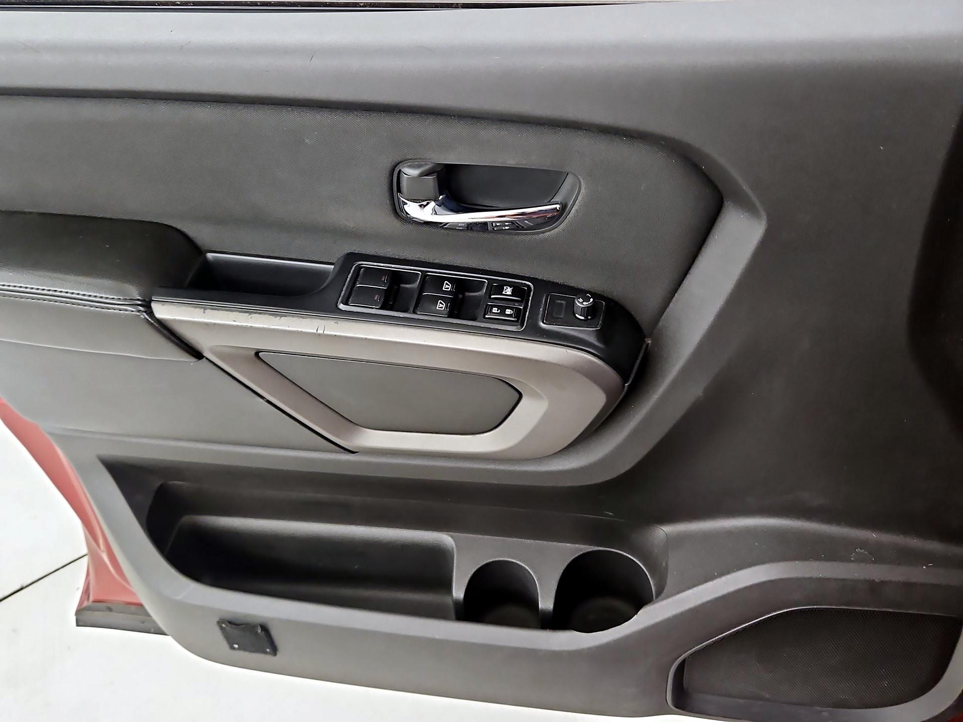 Thumbnail: 2015 Nissan Titan - 12
