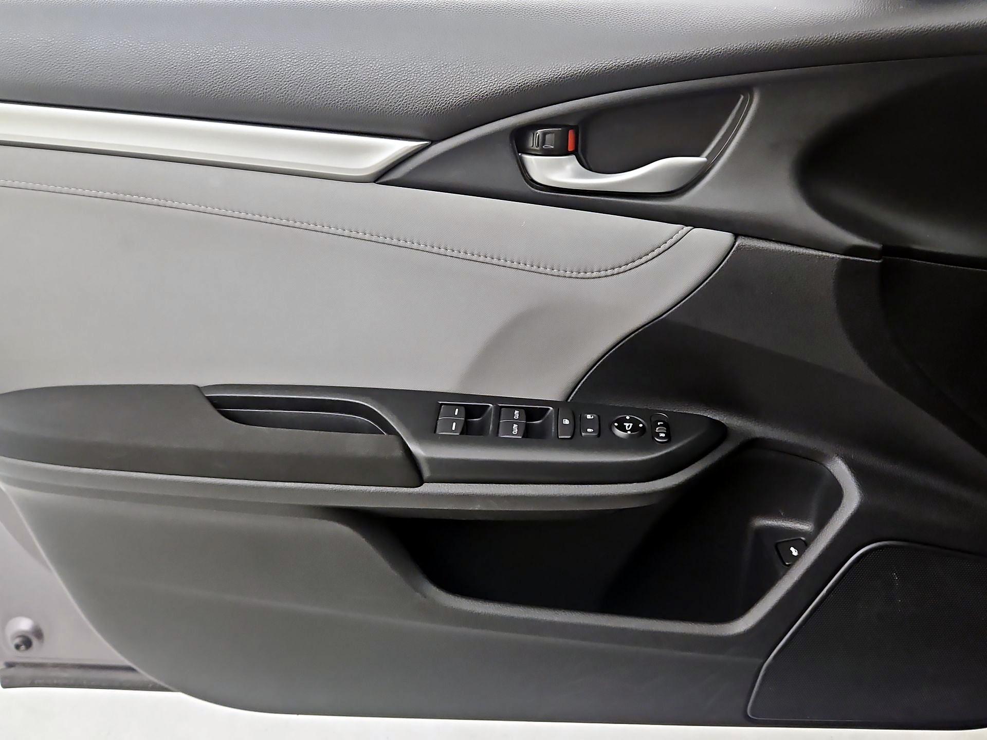 Thumbnail: 2016 Honda Civic - 12