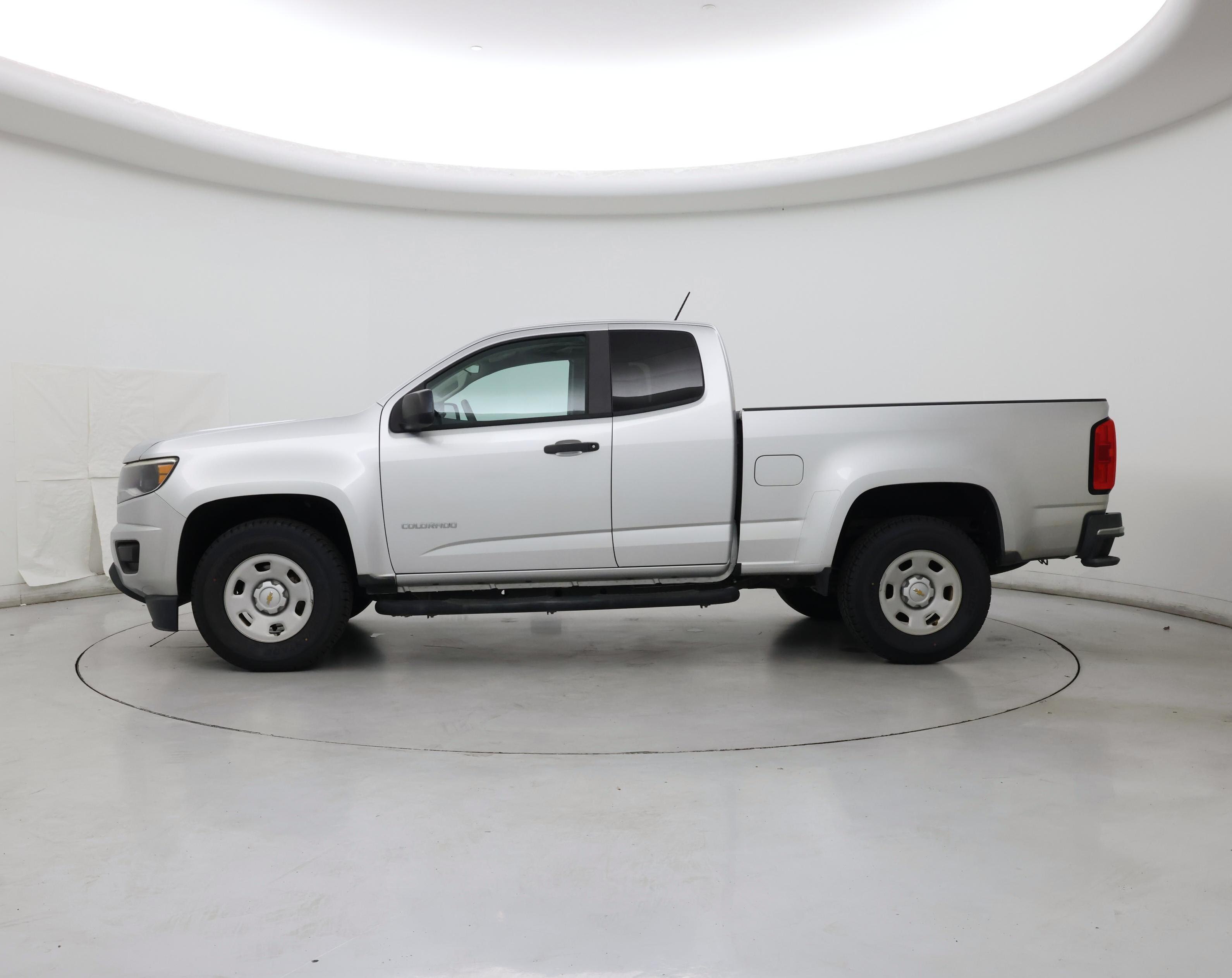 Thumbnail: 2016 Chevrolet Colorado - 3