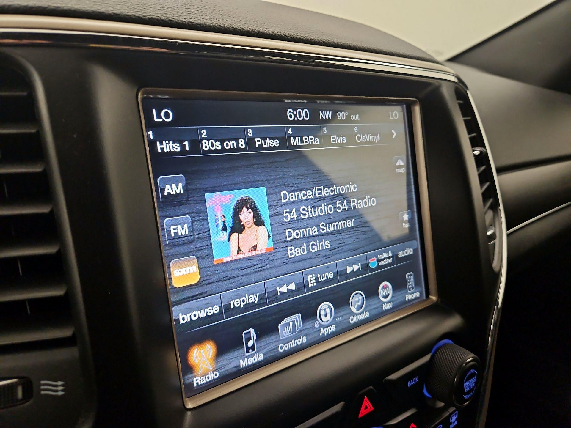 Thumbnail: 2017 Jeep Grand Cherokee - 16