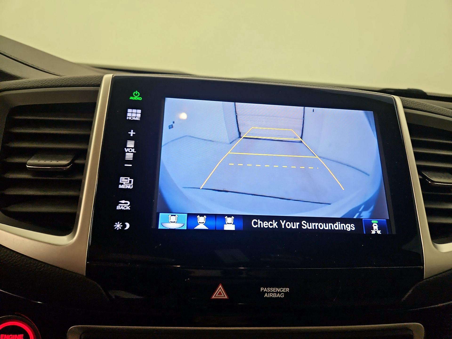 Thumbnail: 2016 Honda Pilot - 15