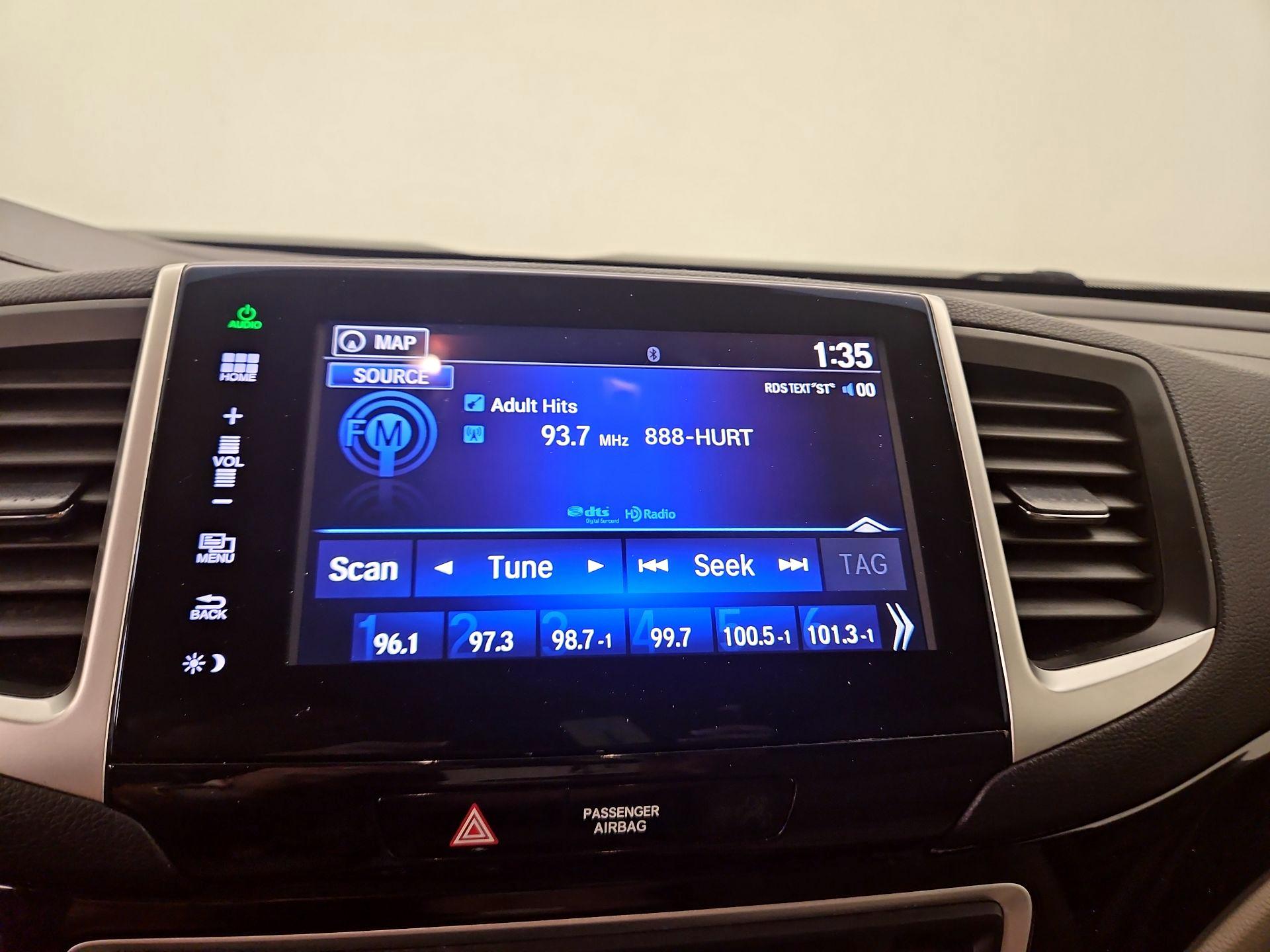 Thumbnail: 2016 Honda Pilot - 16