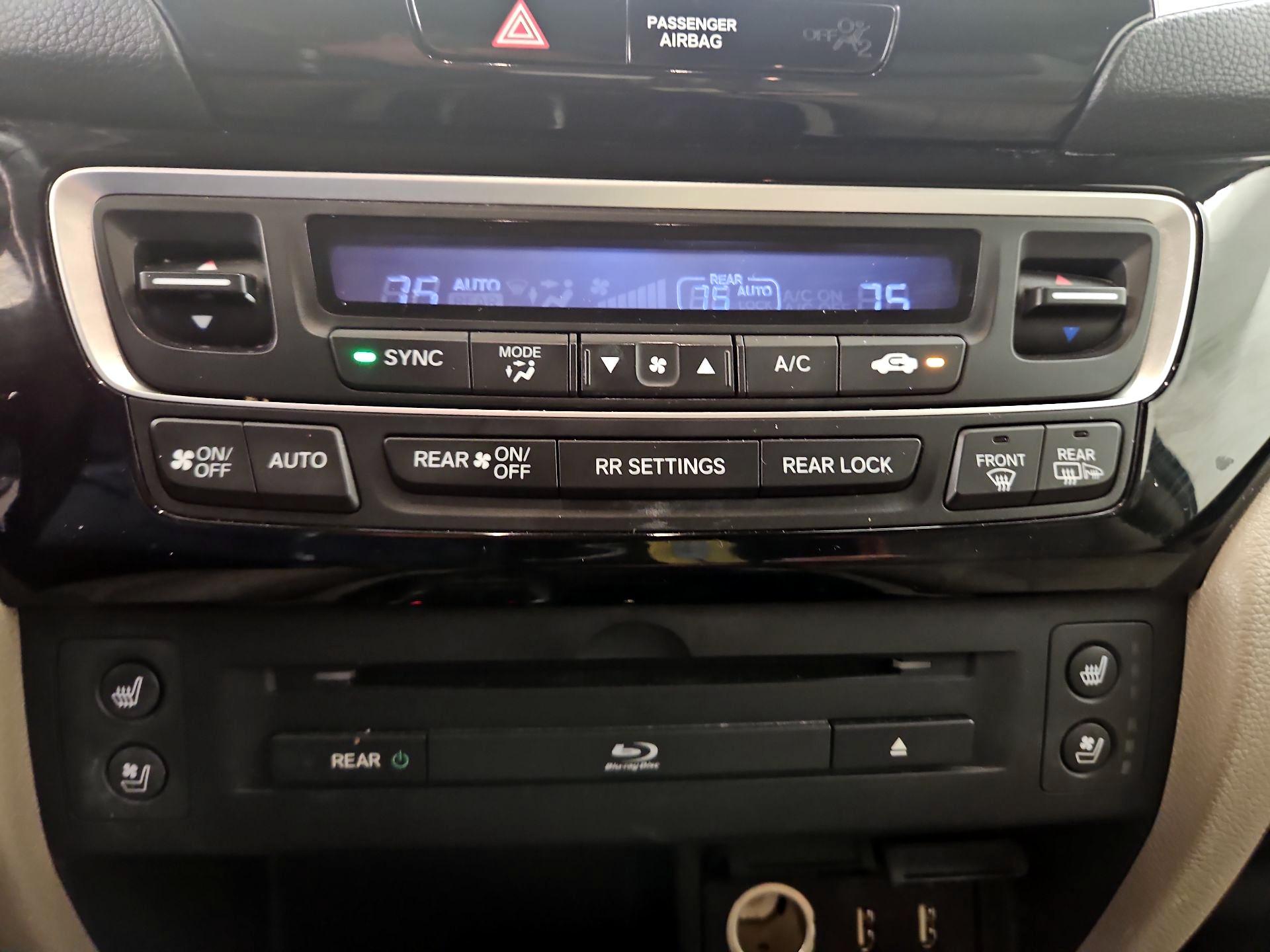 Thumbnail: 2016 Honda Pilot - 17