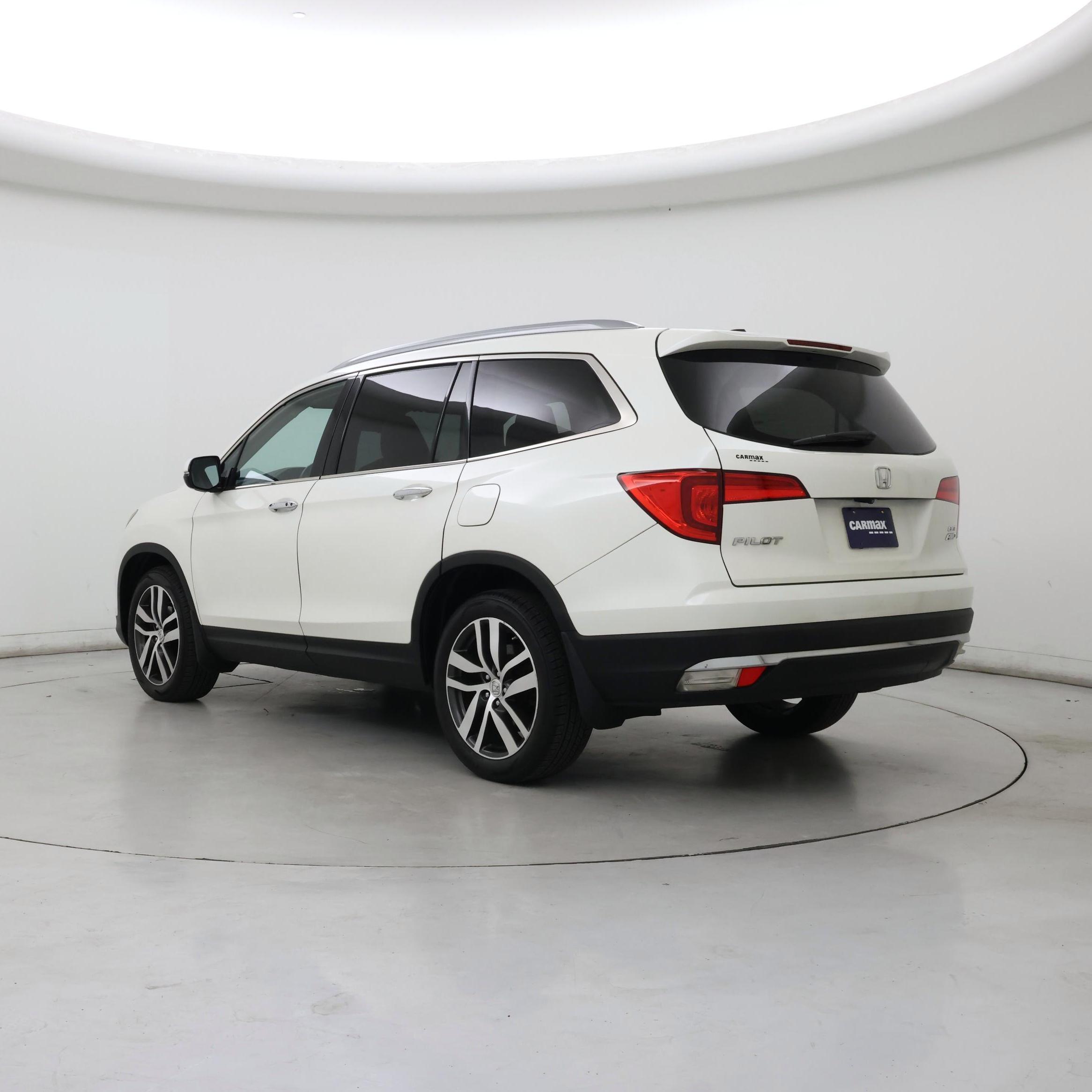 Thumbnail: 2016 Honda Pilot - 2