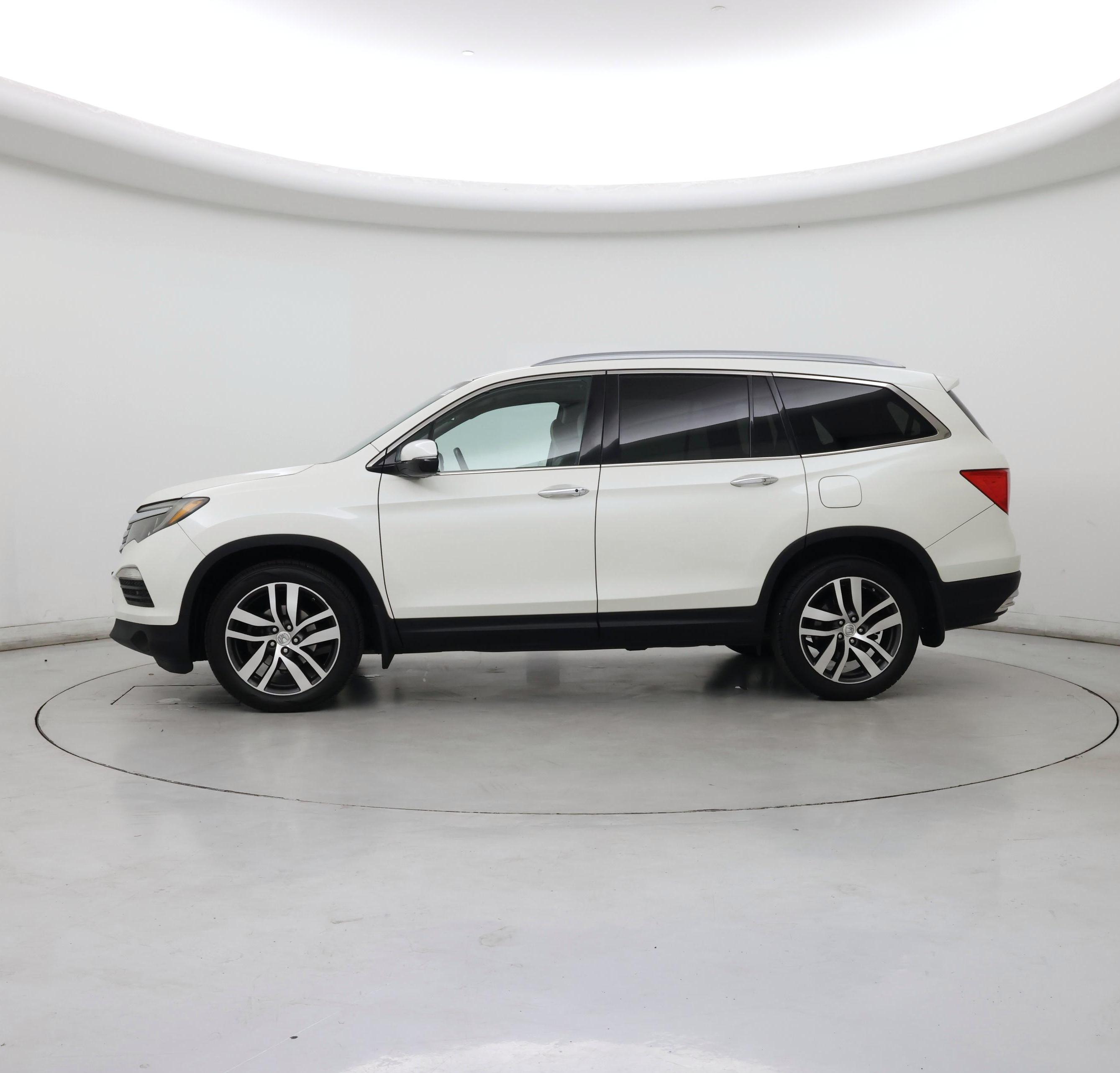 Thumbnail: 2016 Honda Pilot - 3