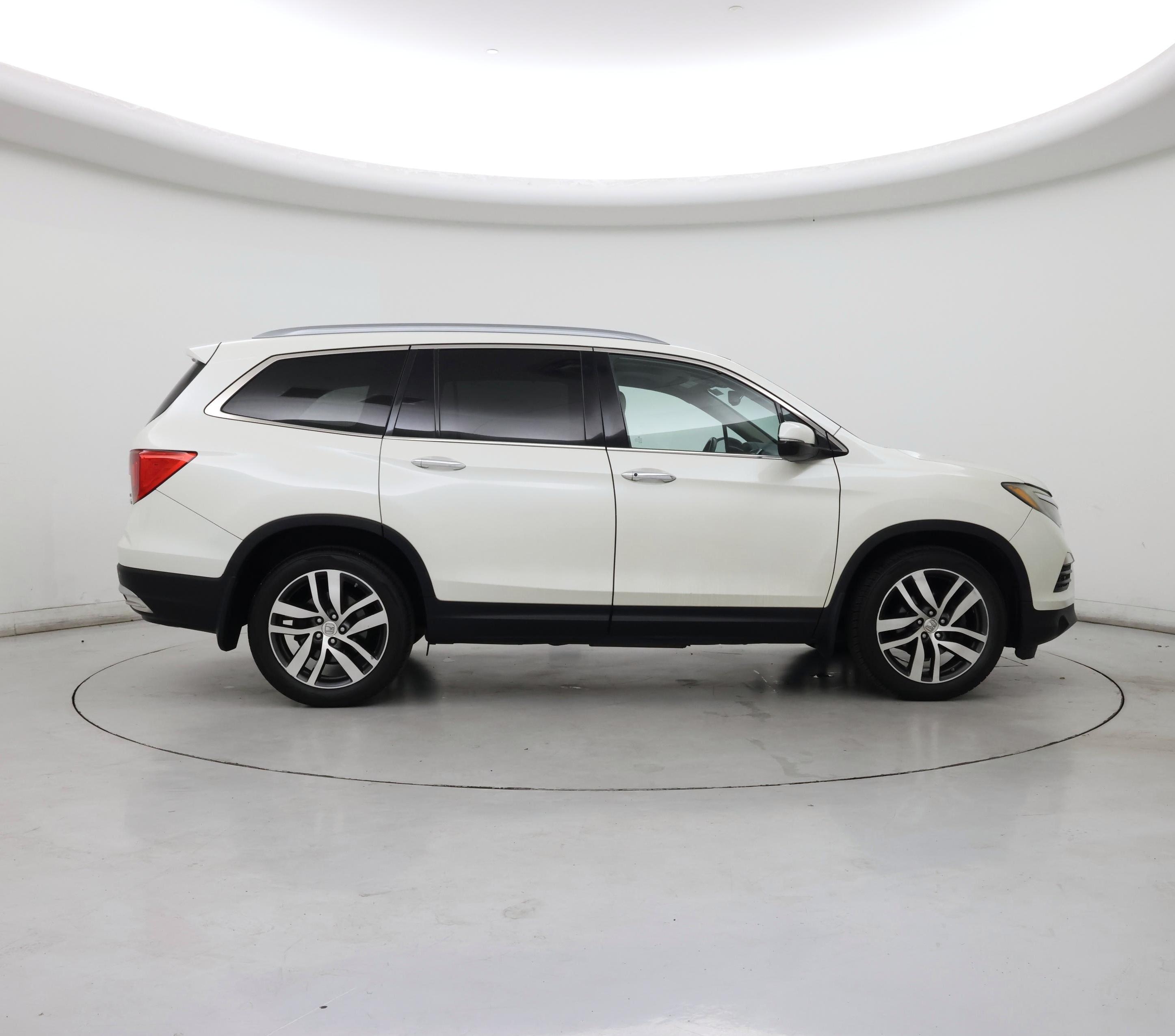 Thumbnail: 2016 Honda Pilot - 7