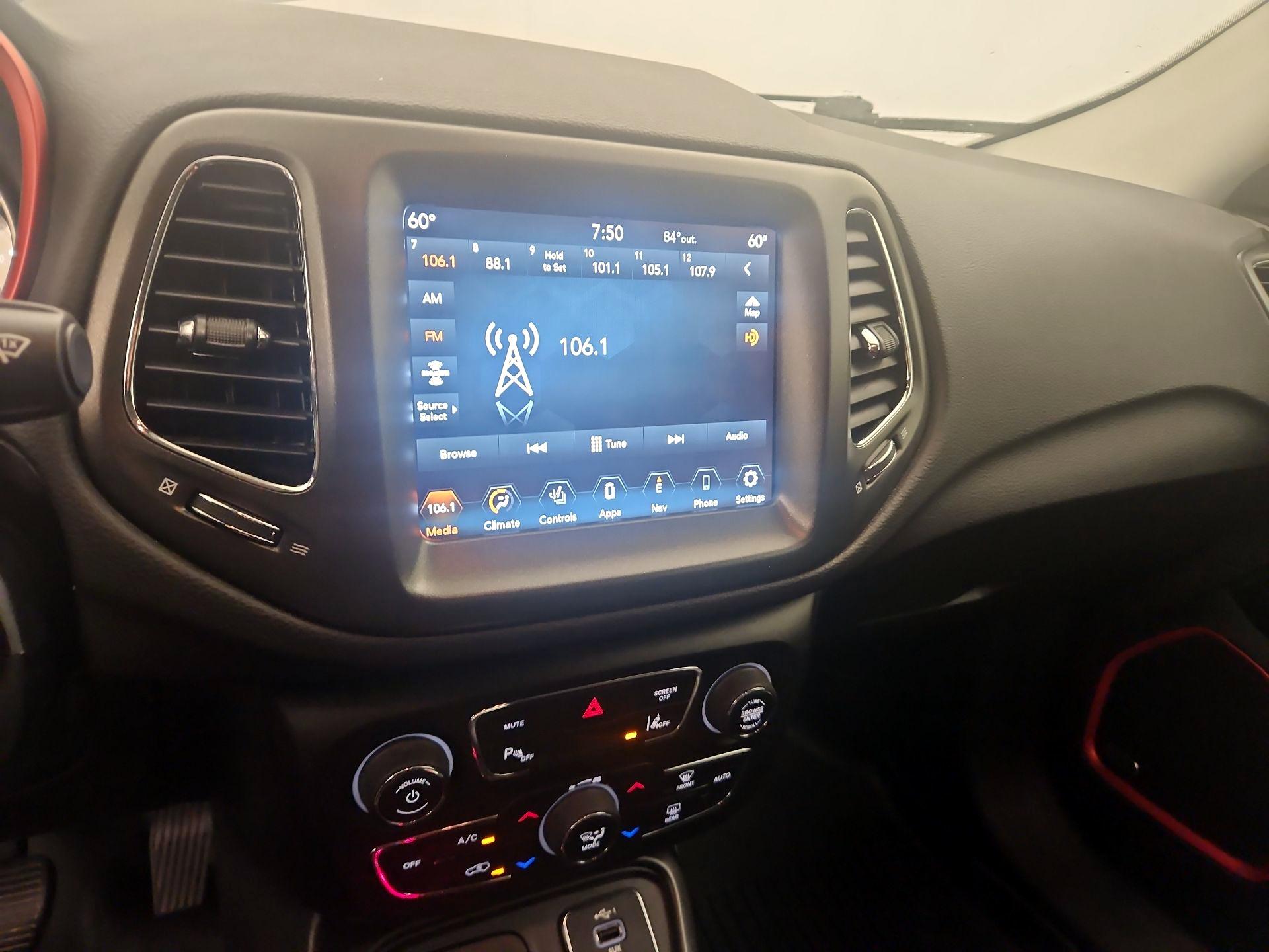 Thumbnail: 2021 Jeep Compass - 14