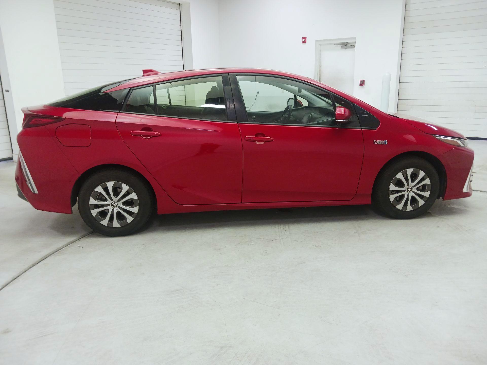 Thumbnail: 2022 Toyota Prius Prime - 4