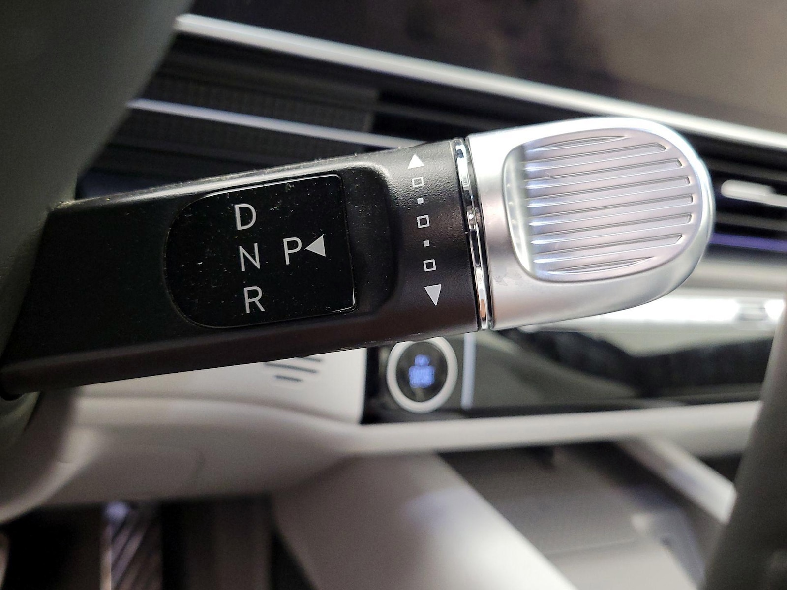 2024 Hyundai IONIQ 6 Limited - Photo 19