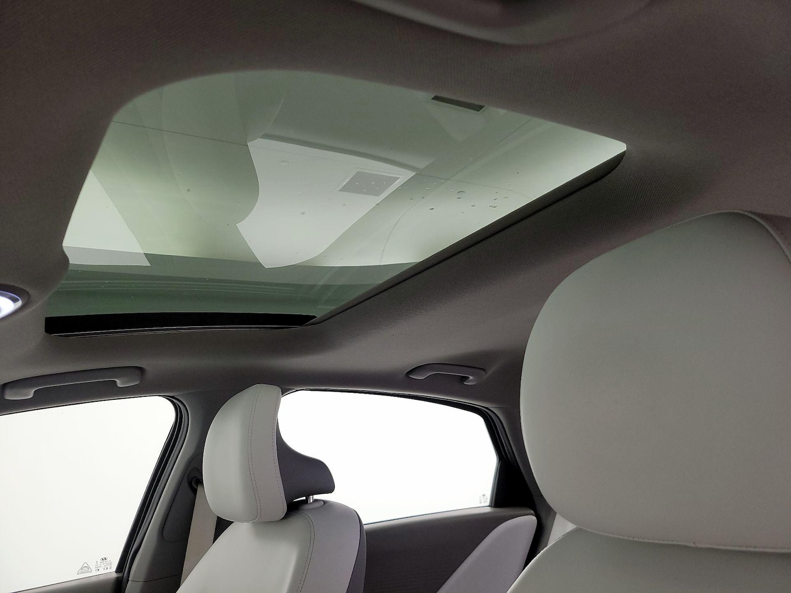 2024 Hyundai IONIQ 6 Limited - Photo 21