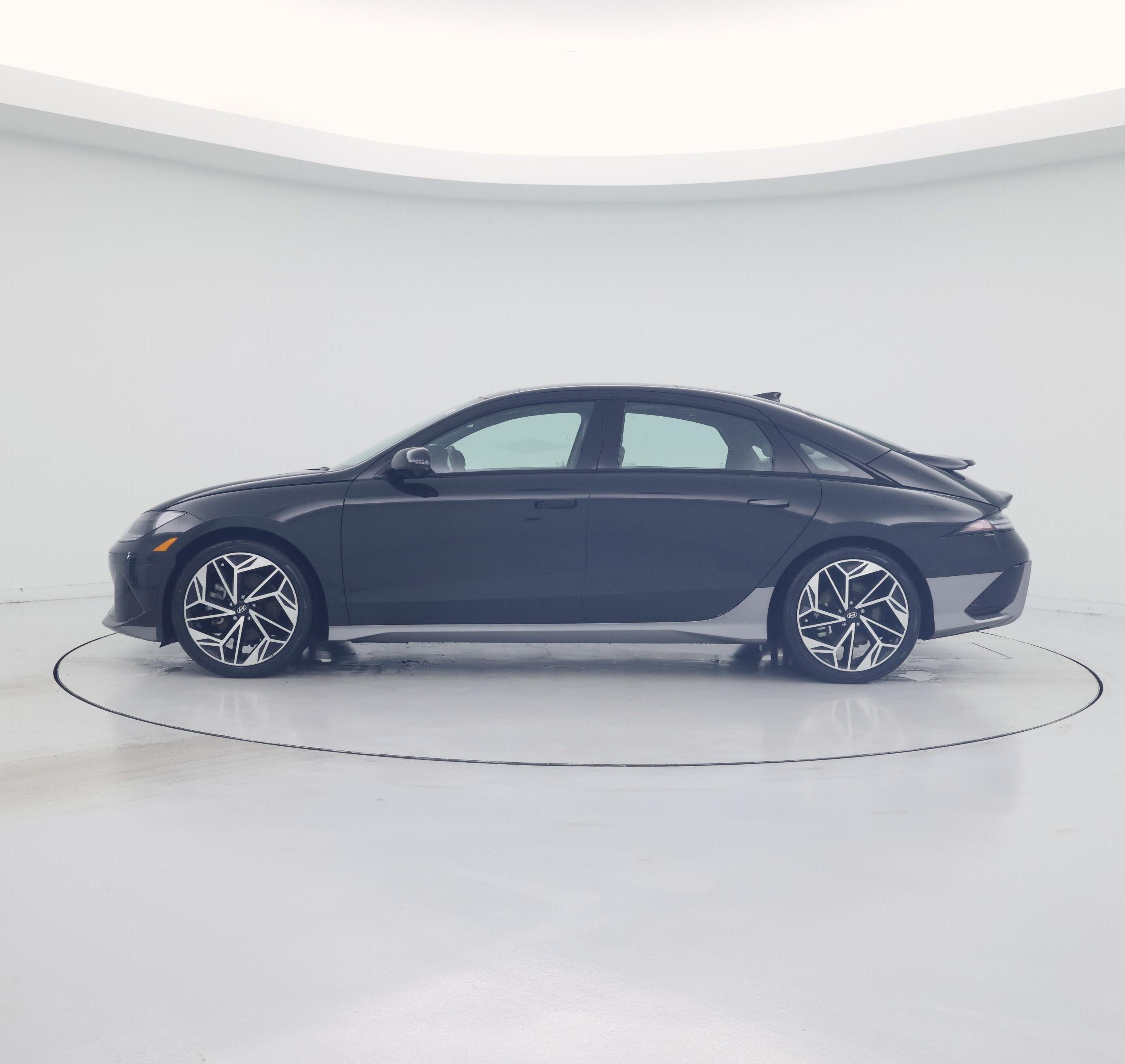 Thumbnail: 2024 Hyundai Ioniq 6 - 3