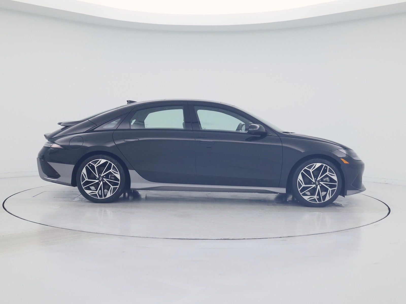 2024 Hyundai IONIQ 6 Limited - Photo 8