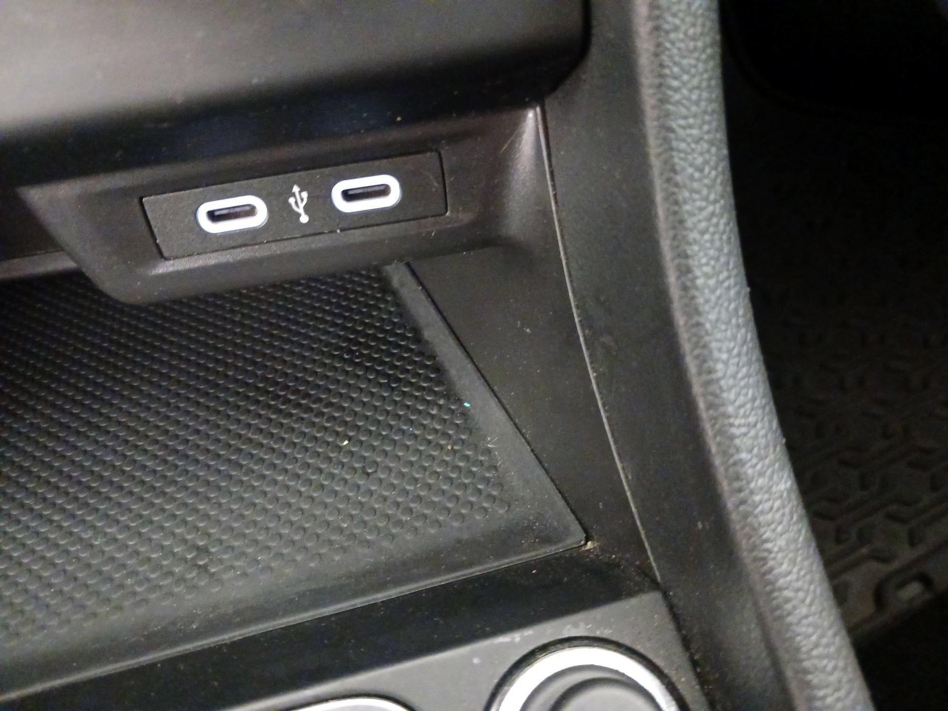 Thumbnail: 2024 Volkswagen Jetta - 18