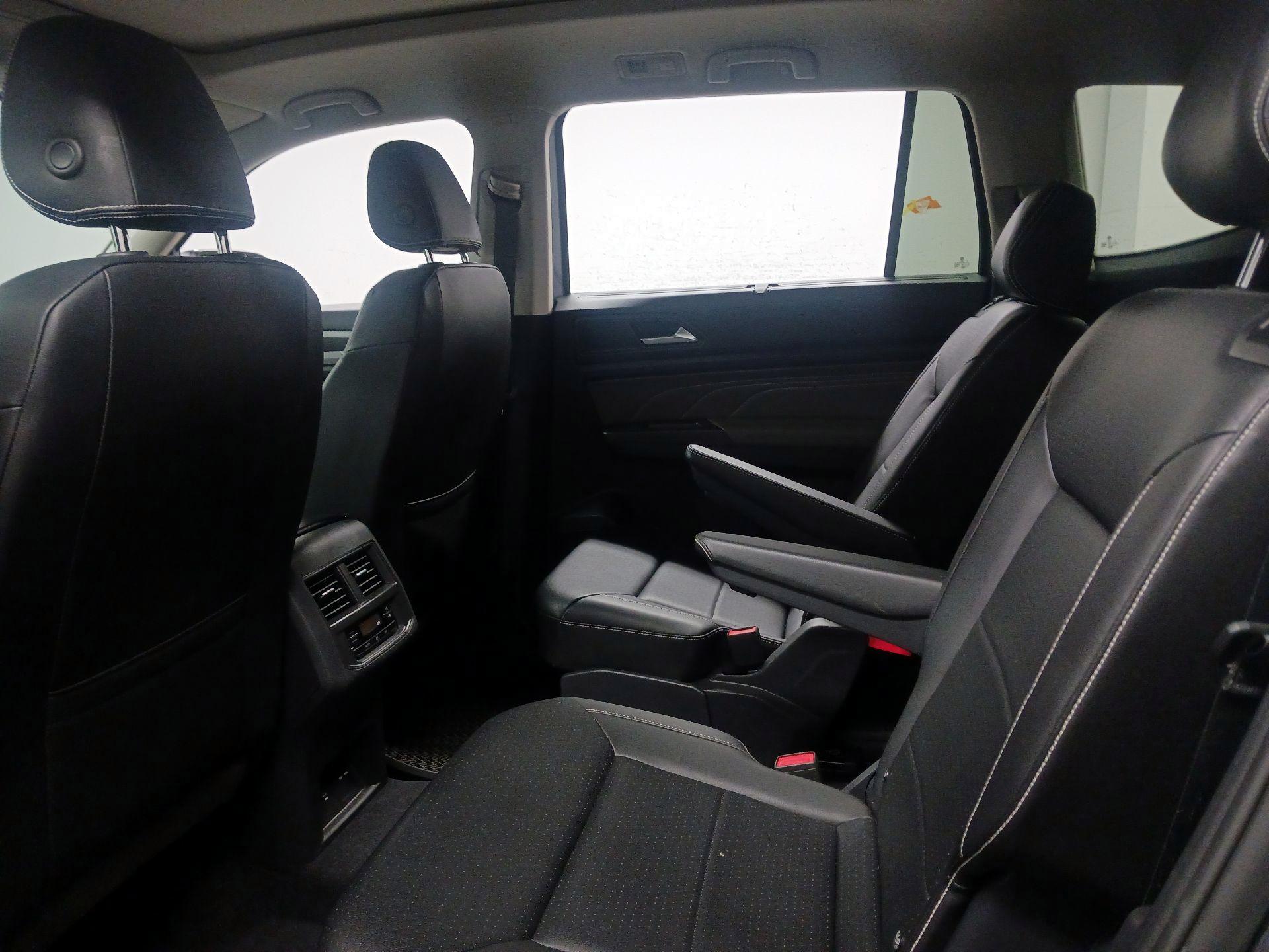Thumbnail: 2023 Volkswagen Atlas - 17