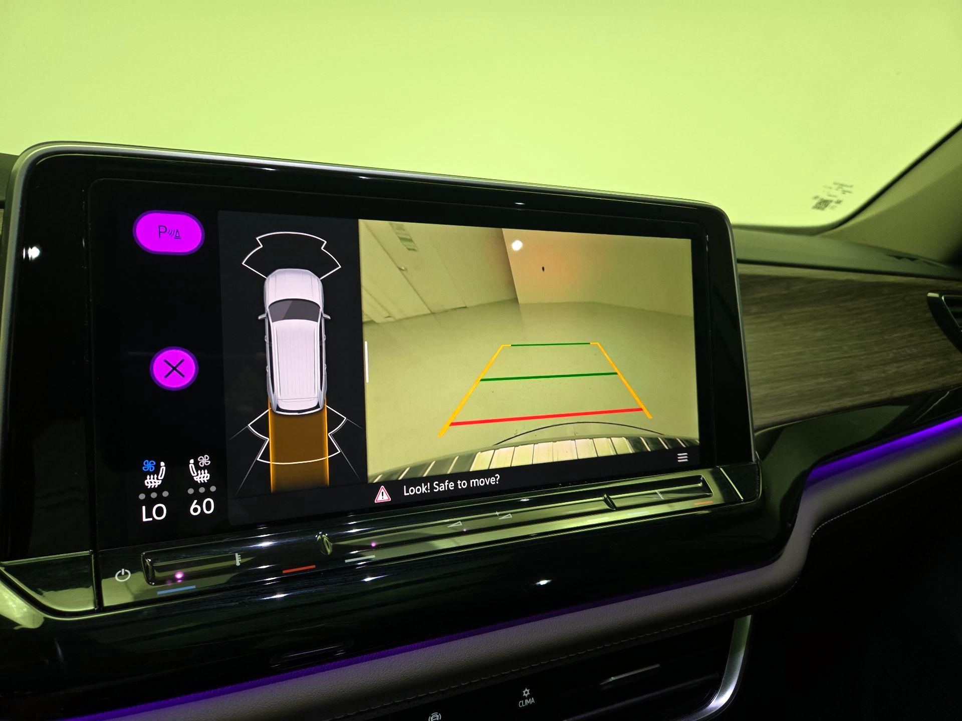 Thumbnail: 2024 Volkswagen Atlas - 14