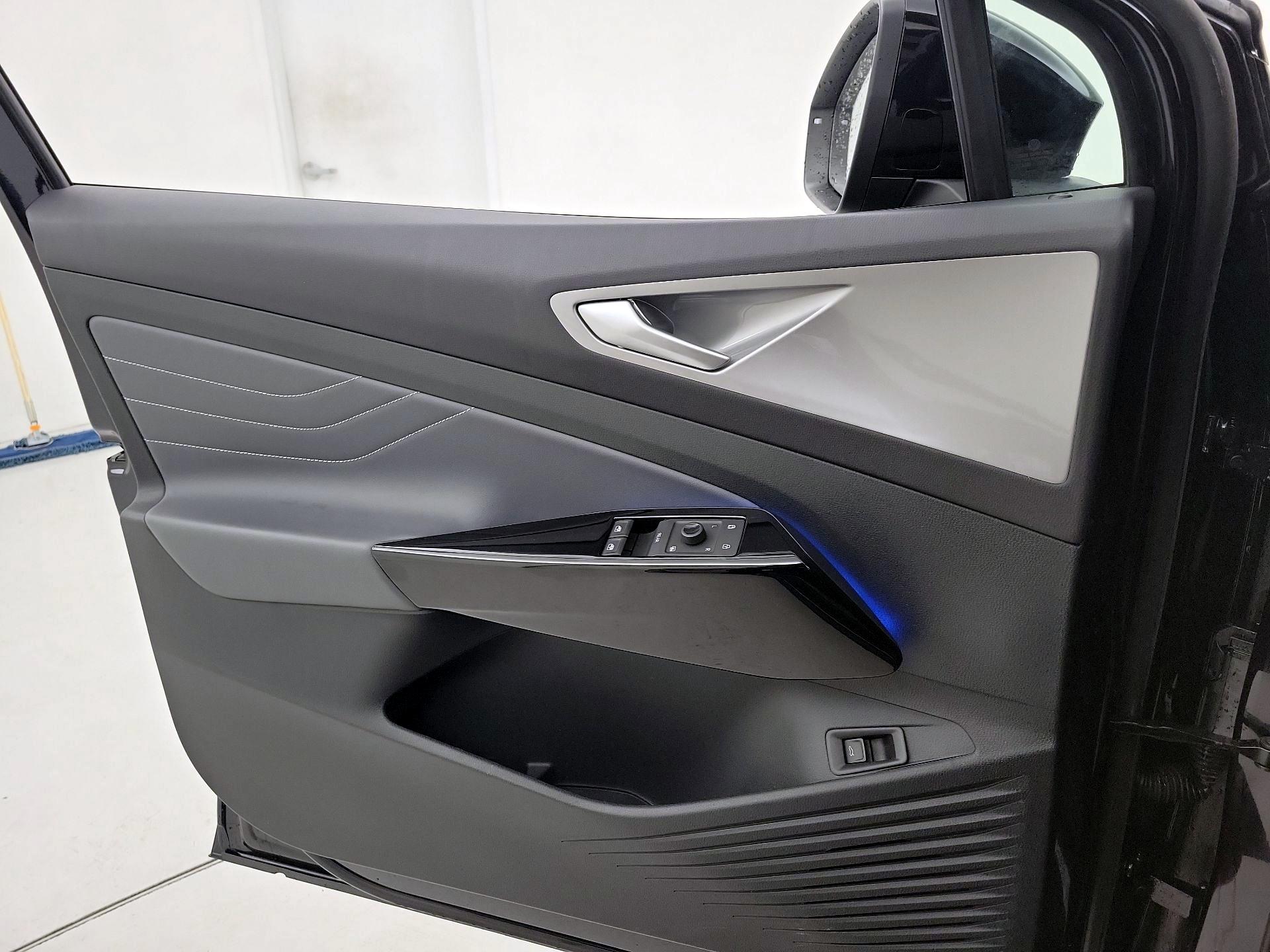 Thumbnail: 2023 Volkswagen ID.4 - 12