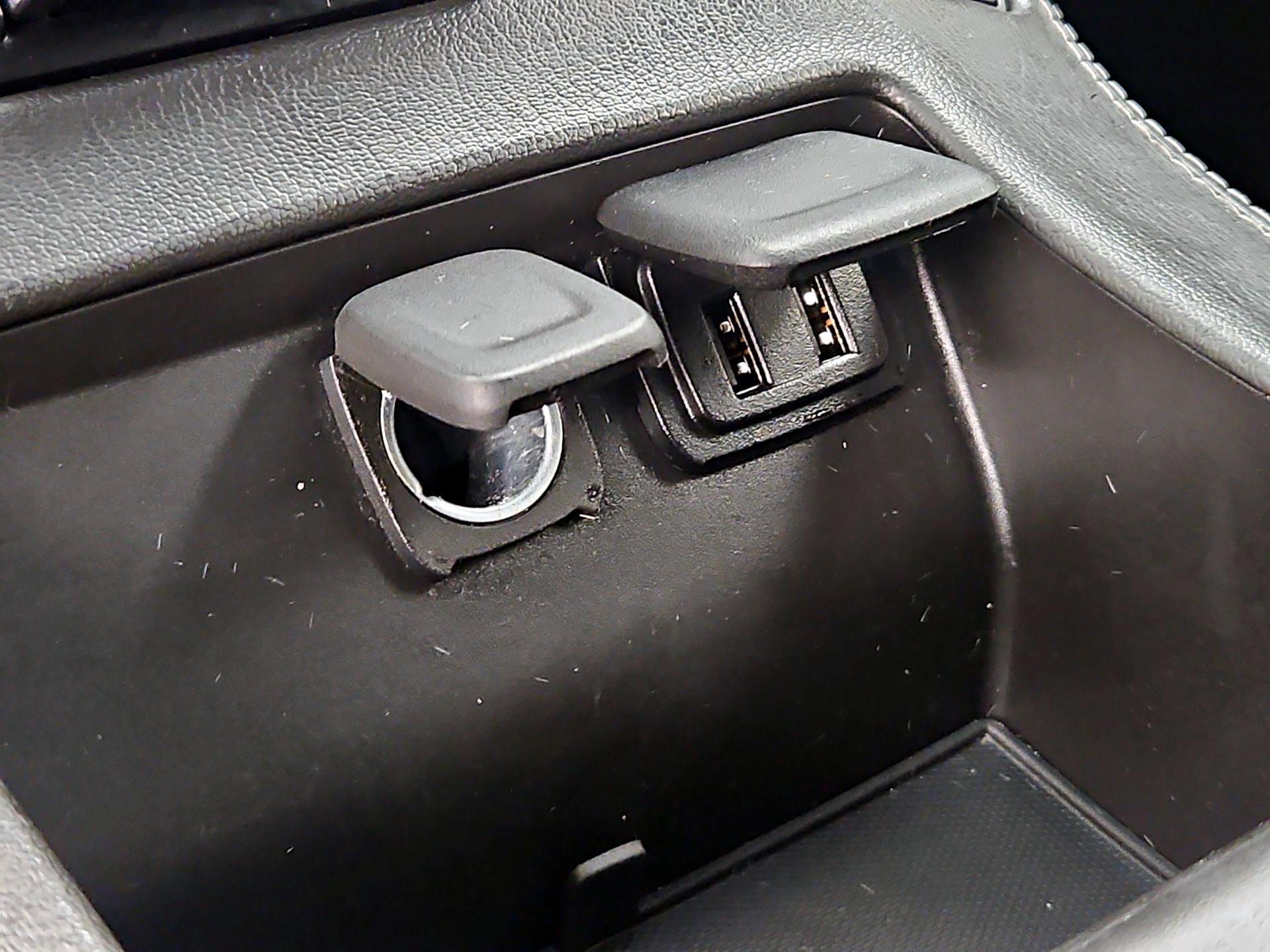 Thumbnail: 2020 GMC Yukon XL - 18