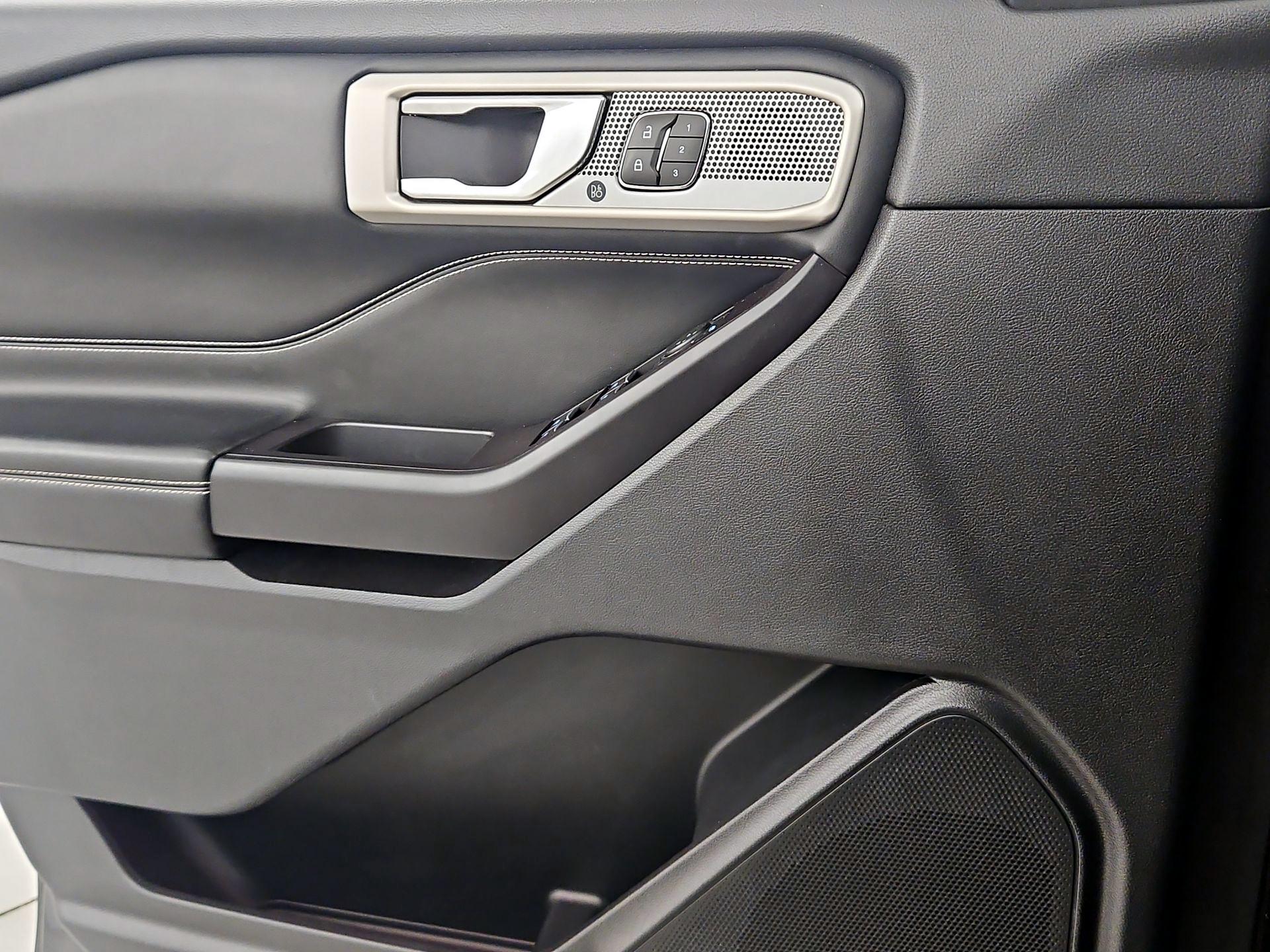 Thumbnail: 2020 Ford Explorer - 12