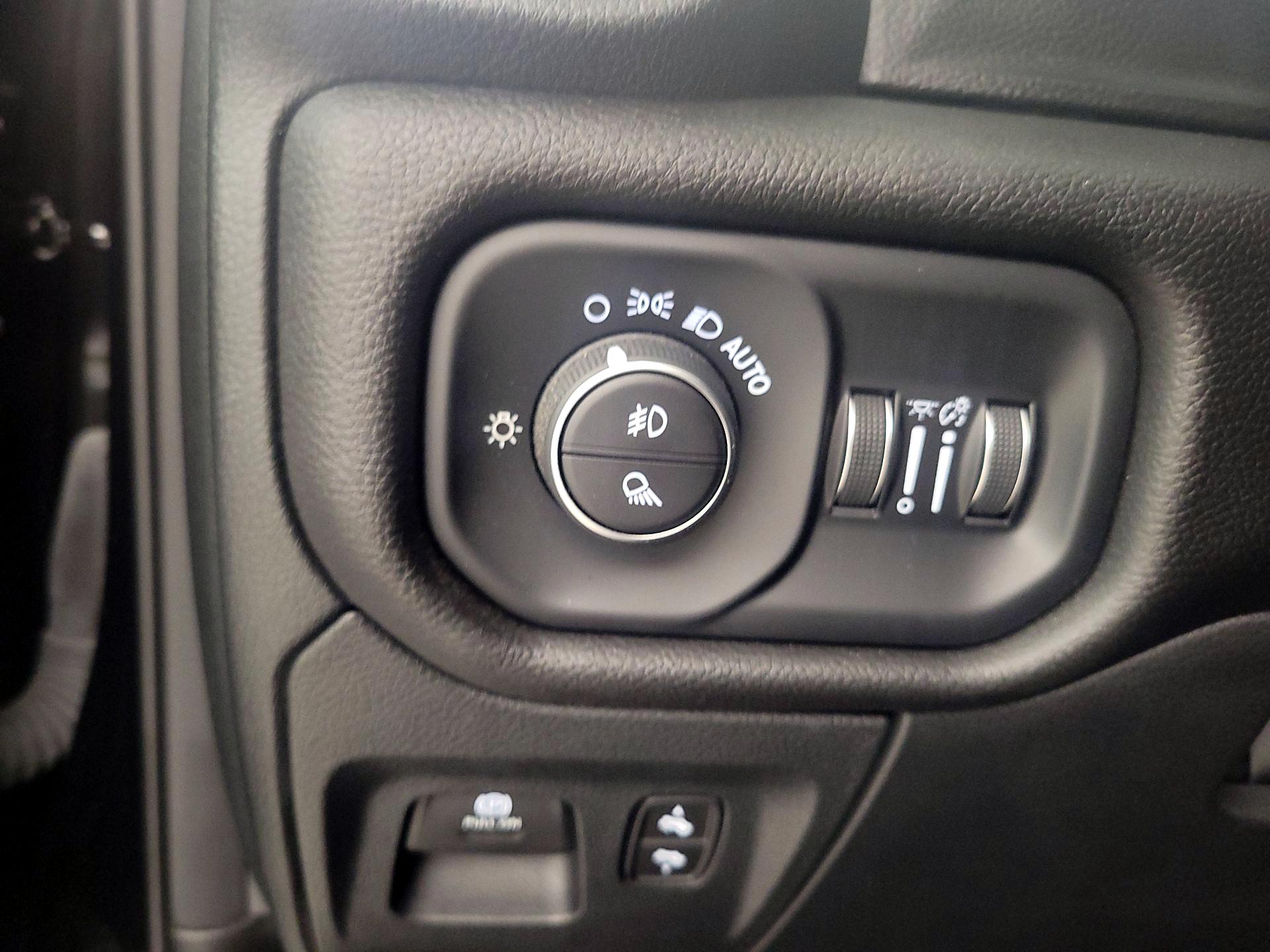 Thumbnail: 2025 RAM 1500 - 13