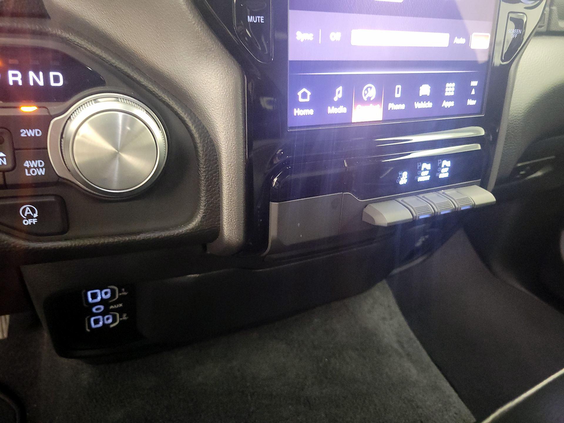 Thumbnail: 2025 RAM 1500 - 18
