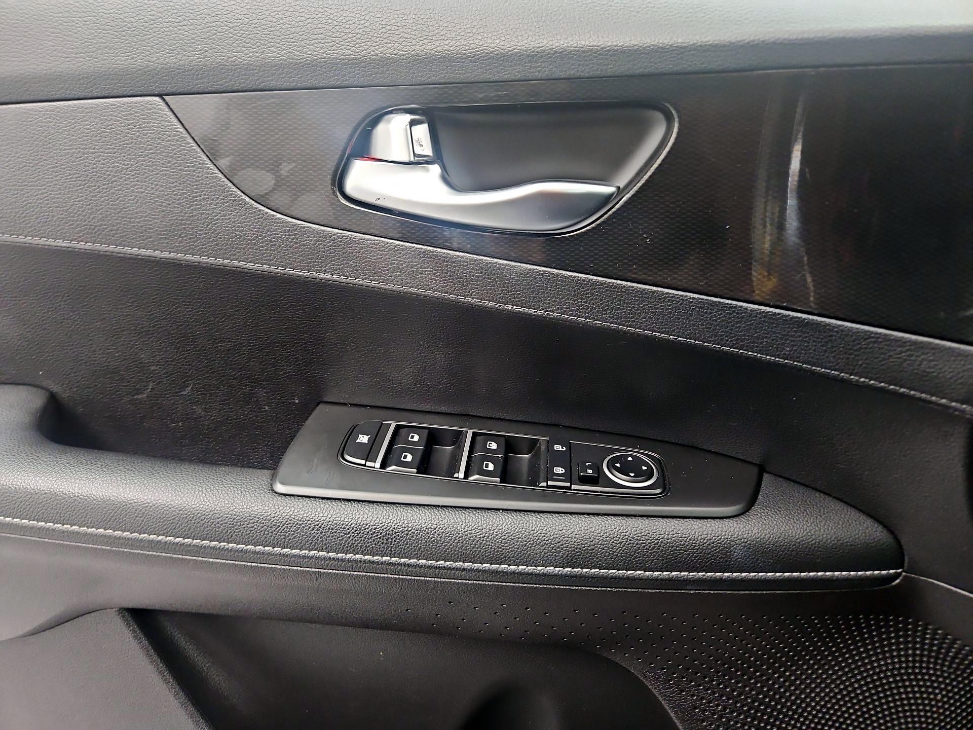 Thumbnail: 2024 Kia Forte - 10
