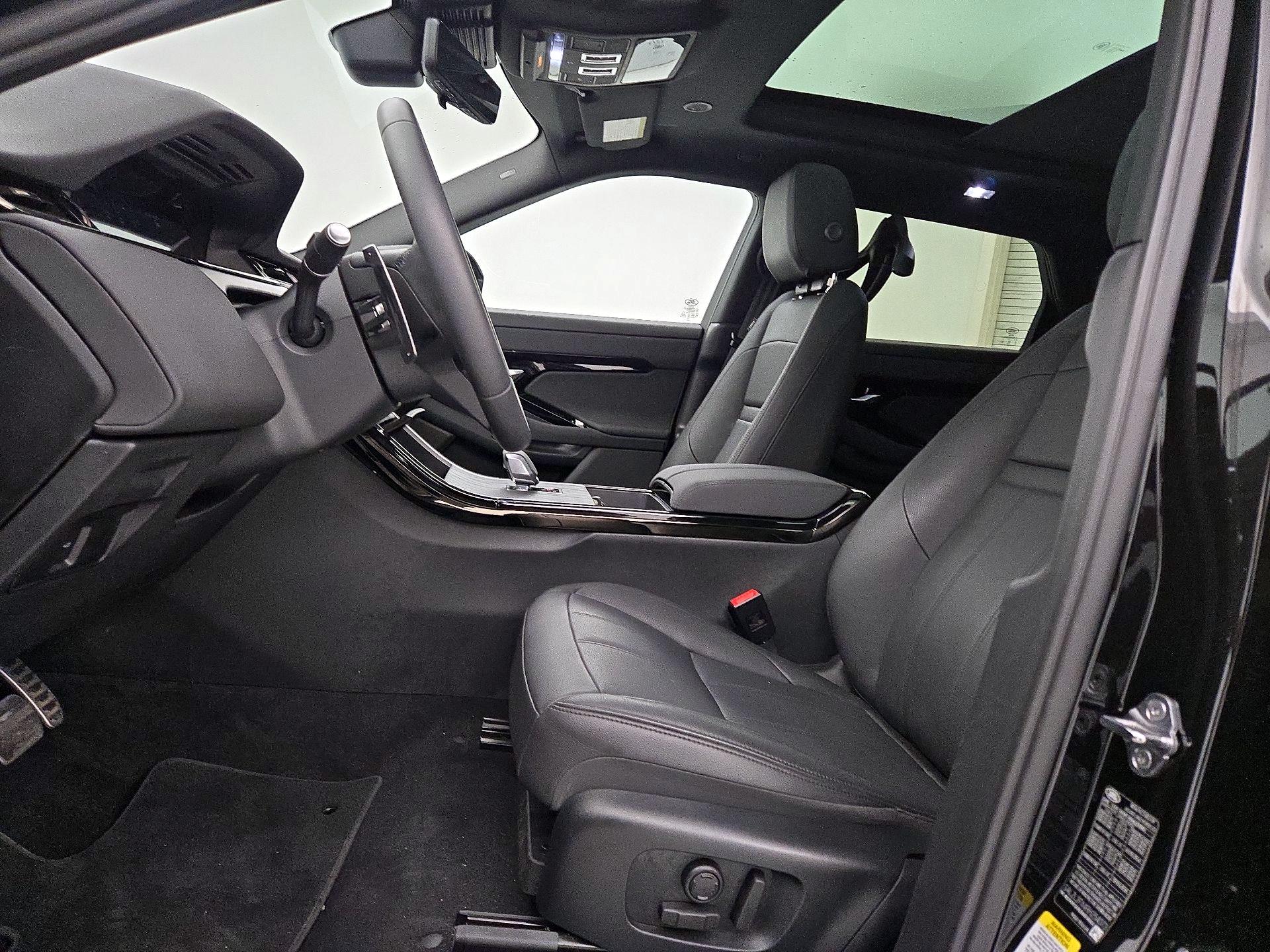 Thumbnail: 2024 Land Rover Range Rover Evoque - 11