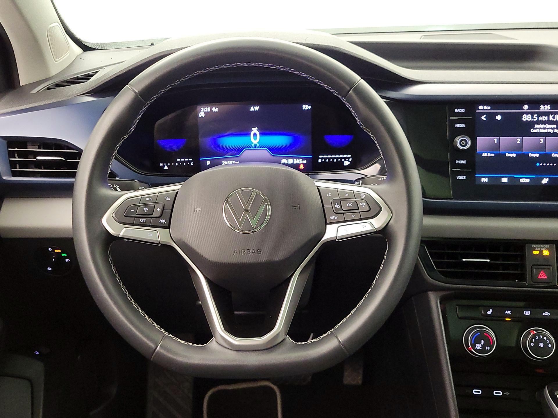Thumbnail: 2023 Volkswagen Taos - 10