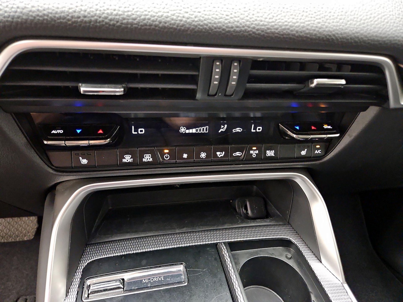 2024 Mazda CX-90 Preferred Package - Photo 17