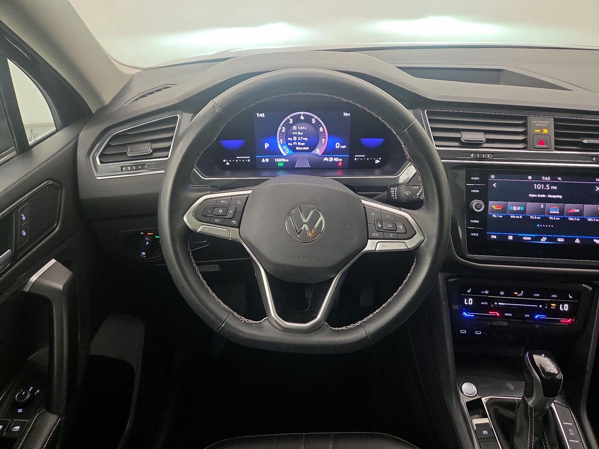 Thumbnail: 2022 Volkswagen Tiguan - 10