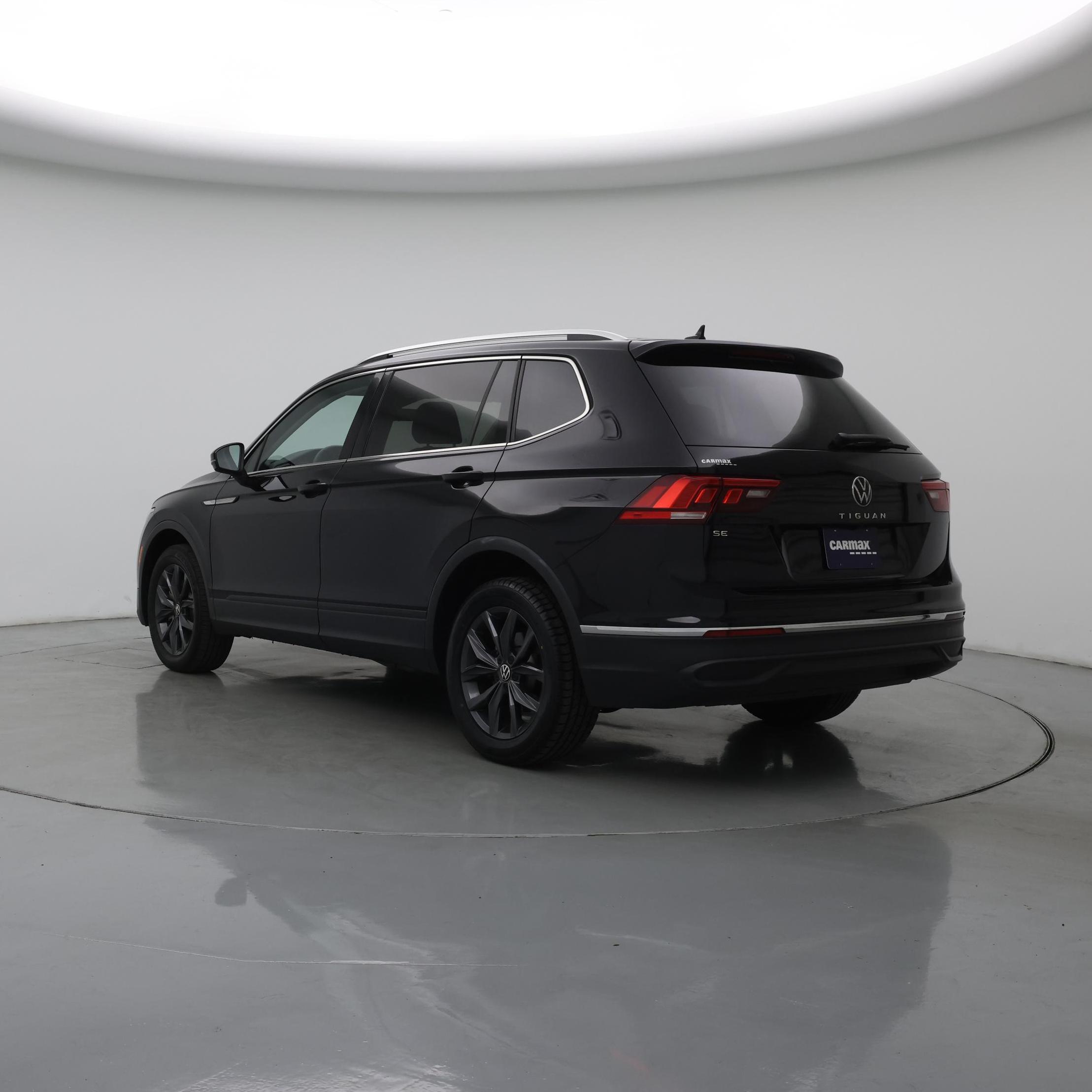Thumbnail: 2022 Volkswagen Tiguan - 2