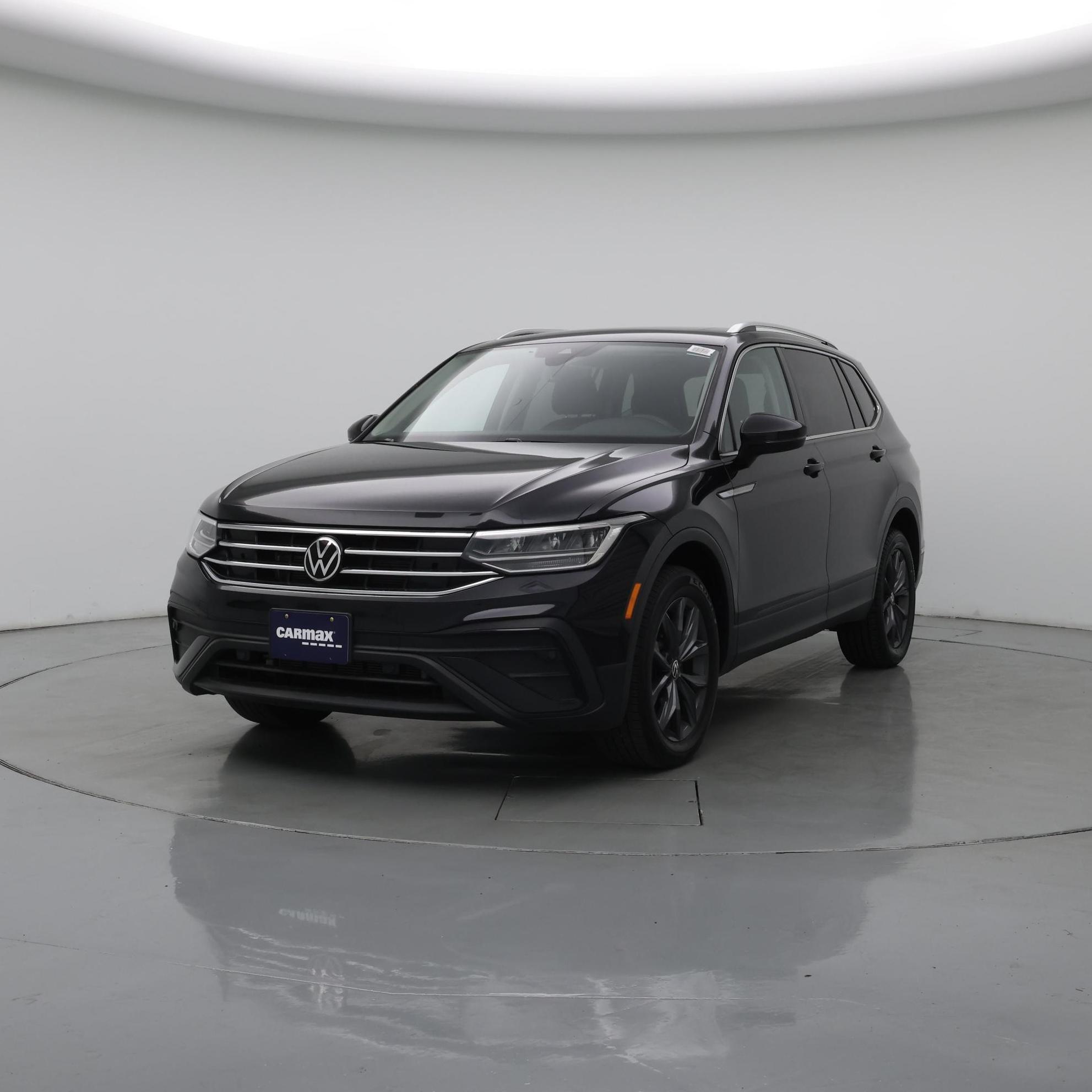 Thumbnail: 2022 Volkswagen Tiguan - 4