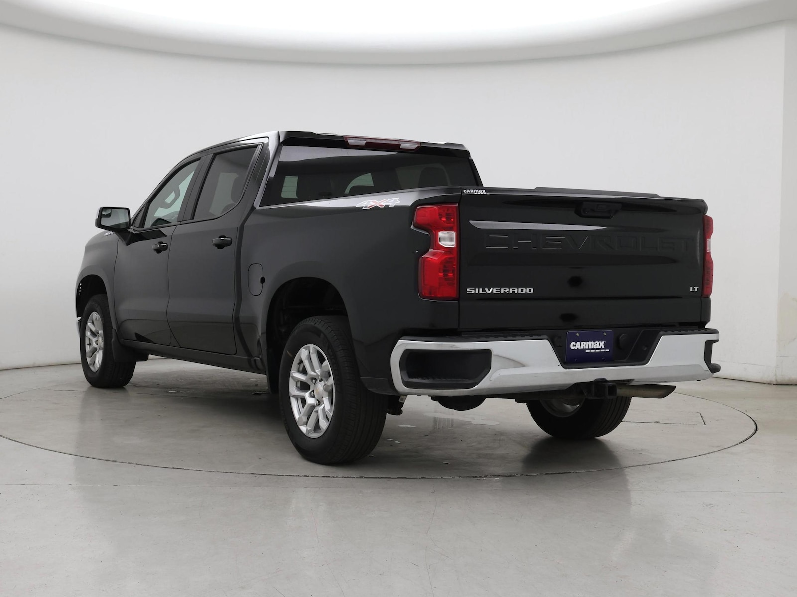 2024 Chevrolet Silverado 1500 LT - Photo 3