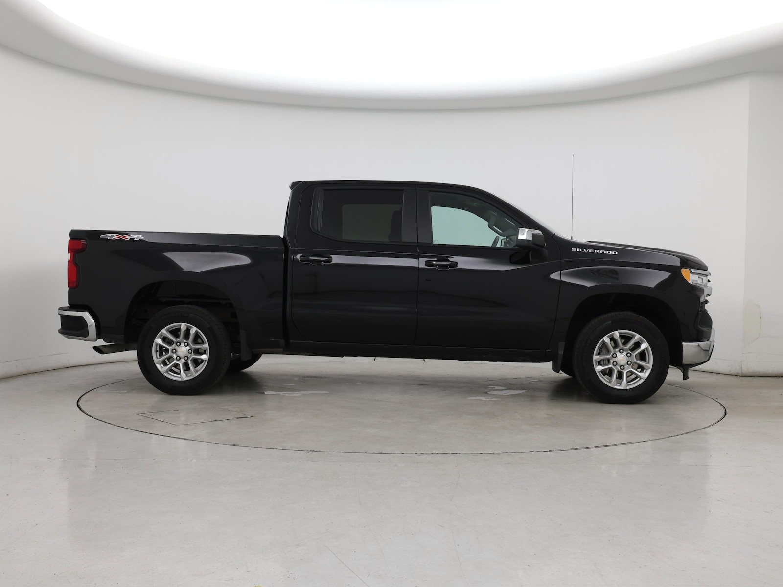 2024 Chevrolet Silverado 1500 LT - Photo 8