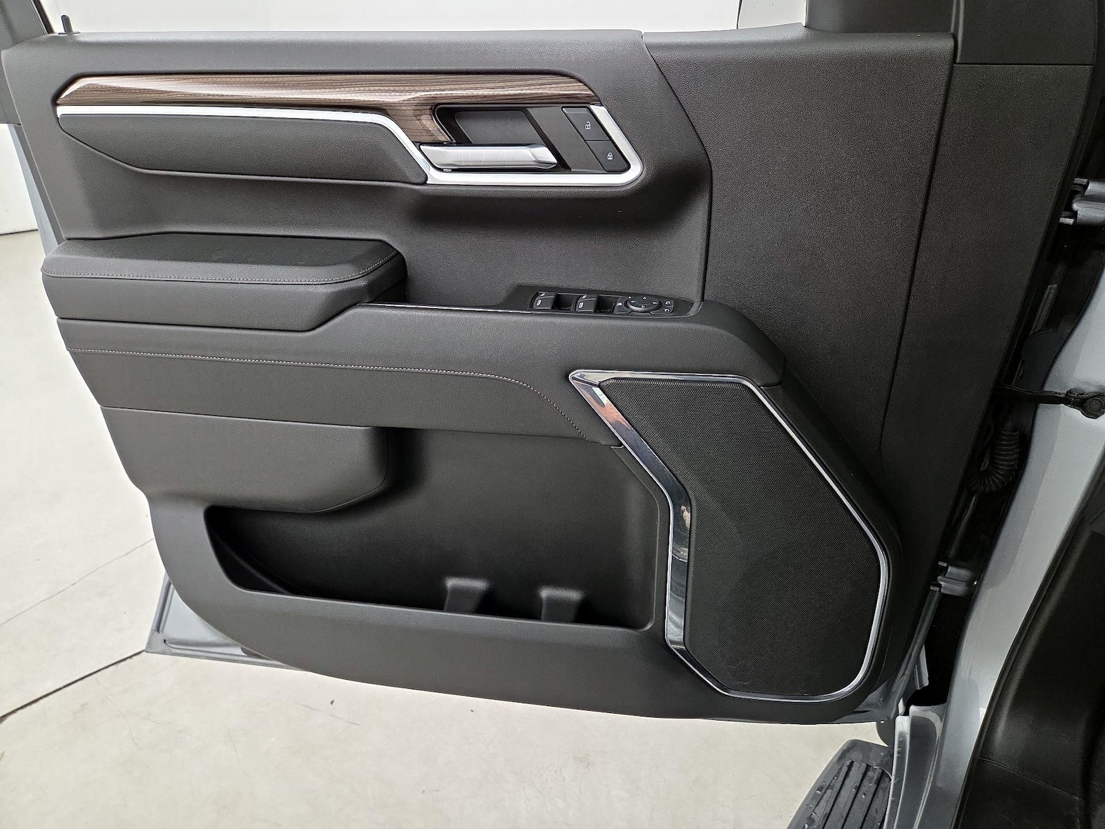 2023 Chevrolet Silverado 1500 LT - Photo 13