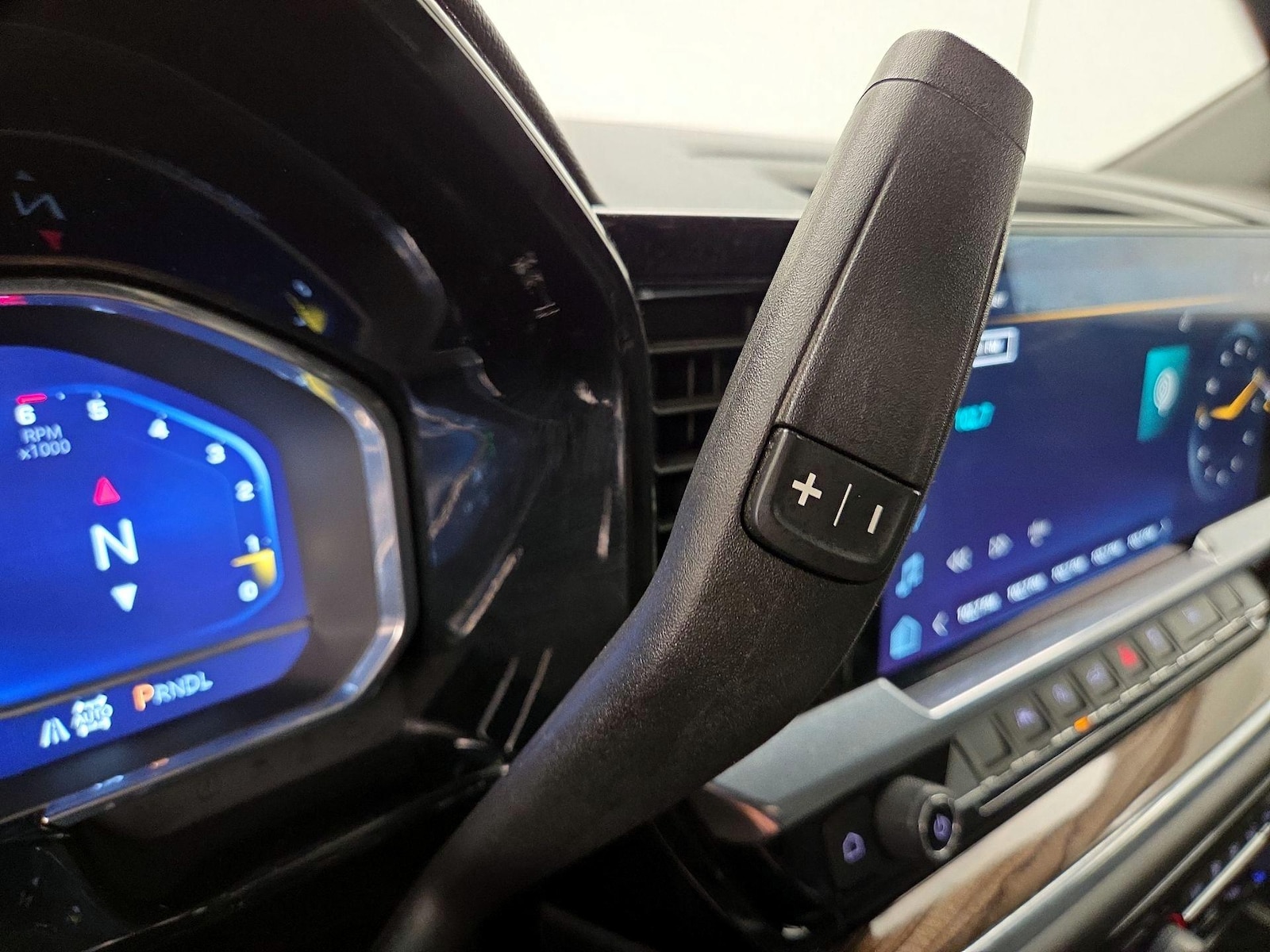 2023 Chevrolet Silverado 1500 LT - Photo 18