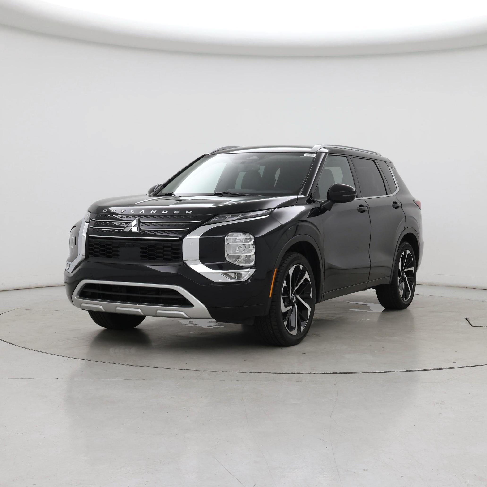 Thumbnail: 2023 Mitsubishi Outlander - 4