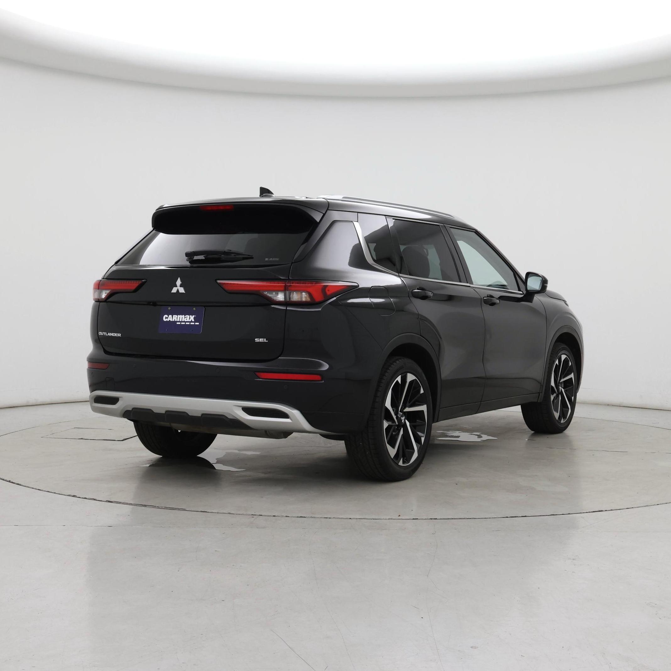 Thumbnail: 2023 Mitsubishi Outlander - 8