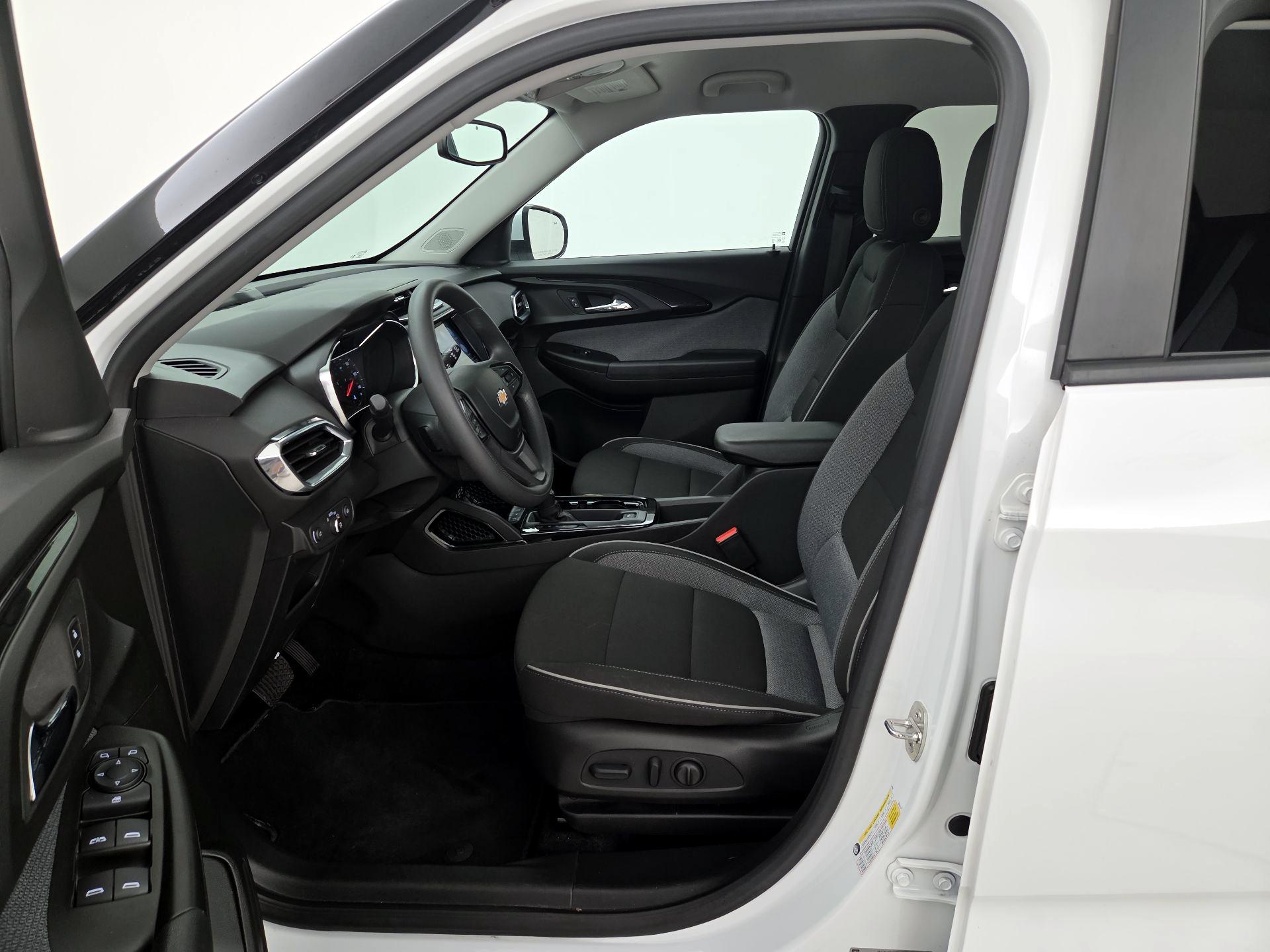 Thumbnail: 2023 Chevrolet TrailBlazer - 11