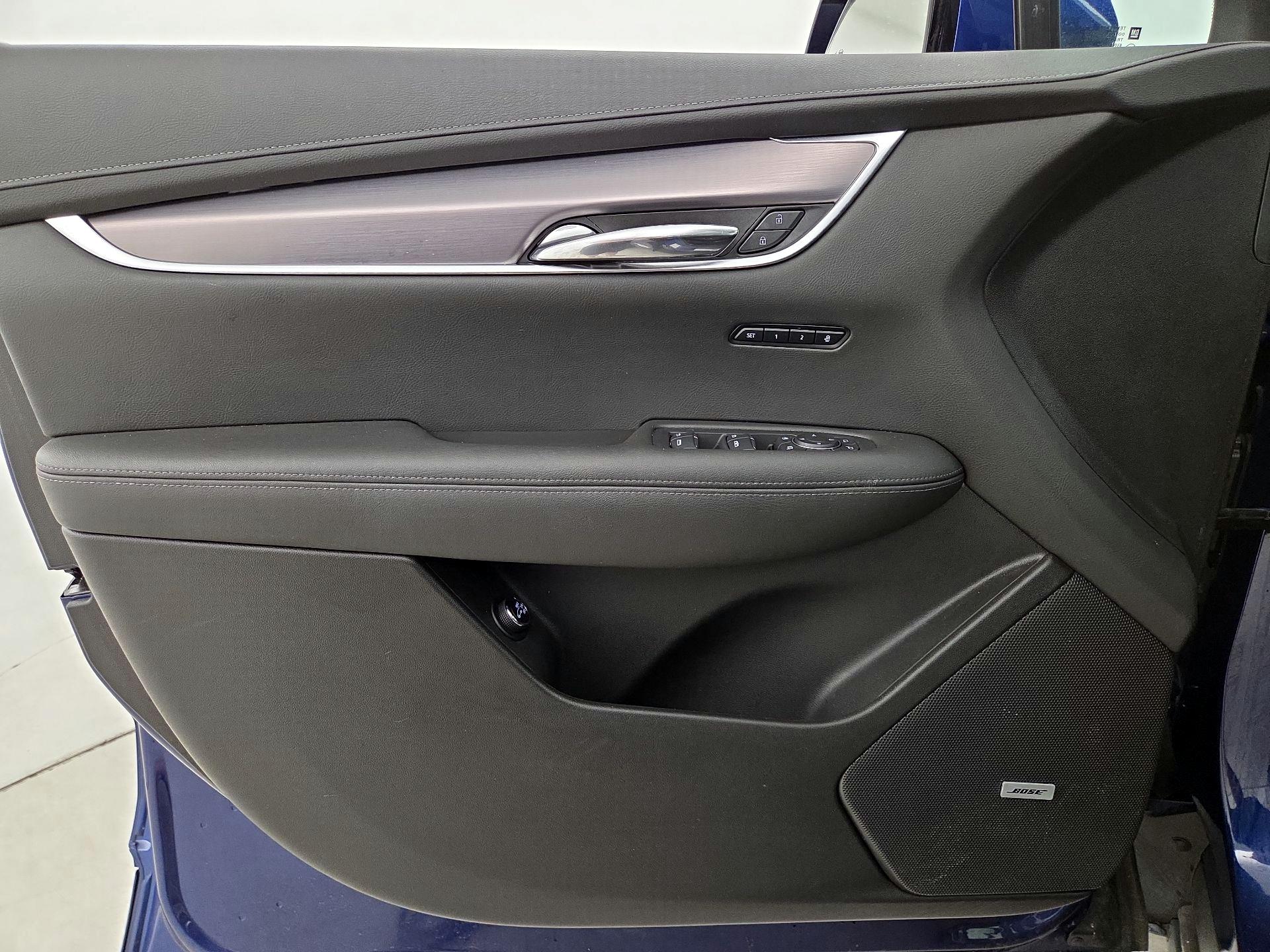 Thumbnail: 2024 Cadillac XT6 - 12