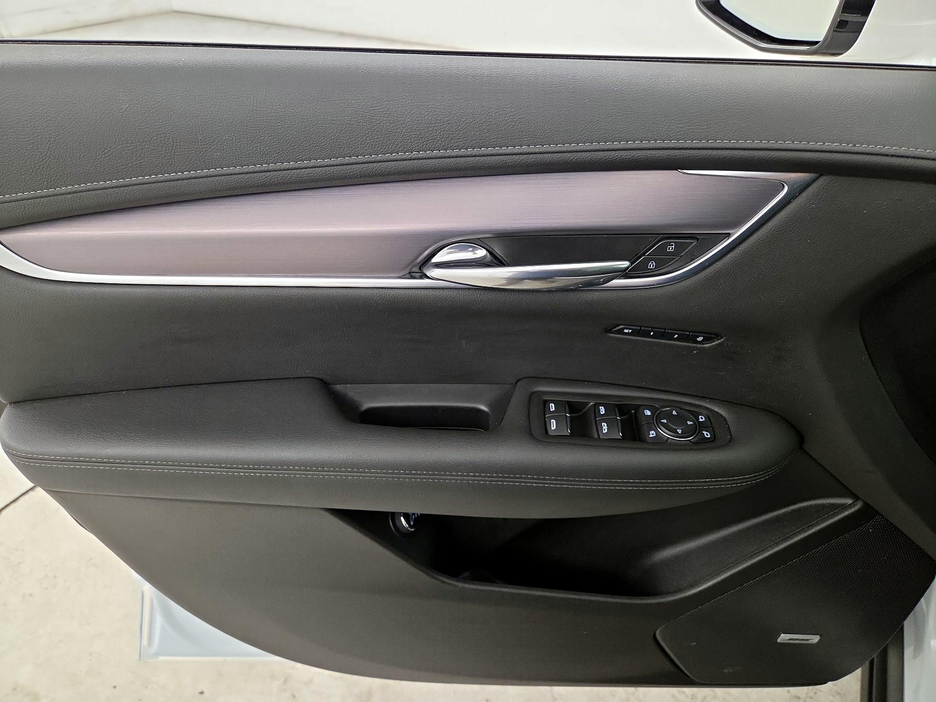 Thumbnail: 2024 Cadillac XT6 - 12