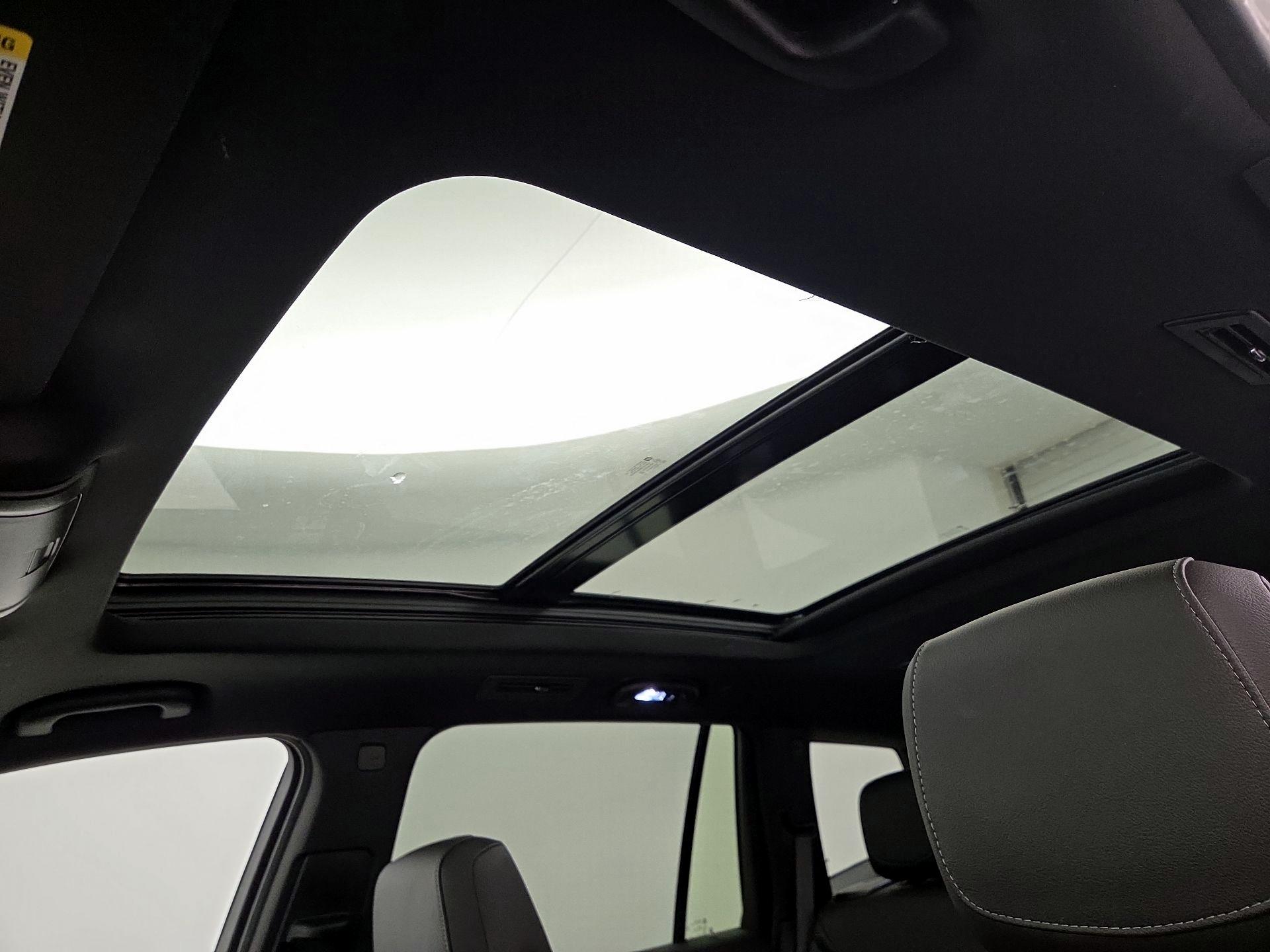 Thumbnail: 2024 Cadillac XT6 - 18